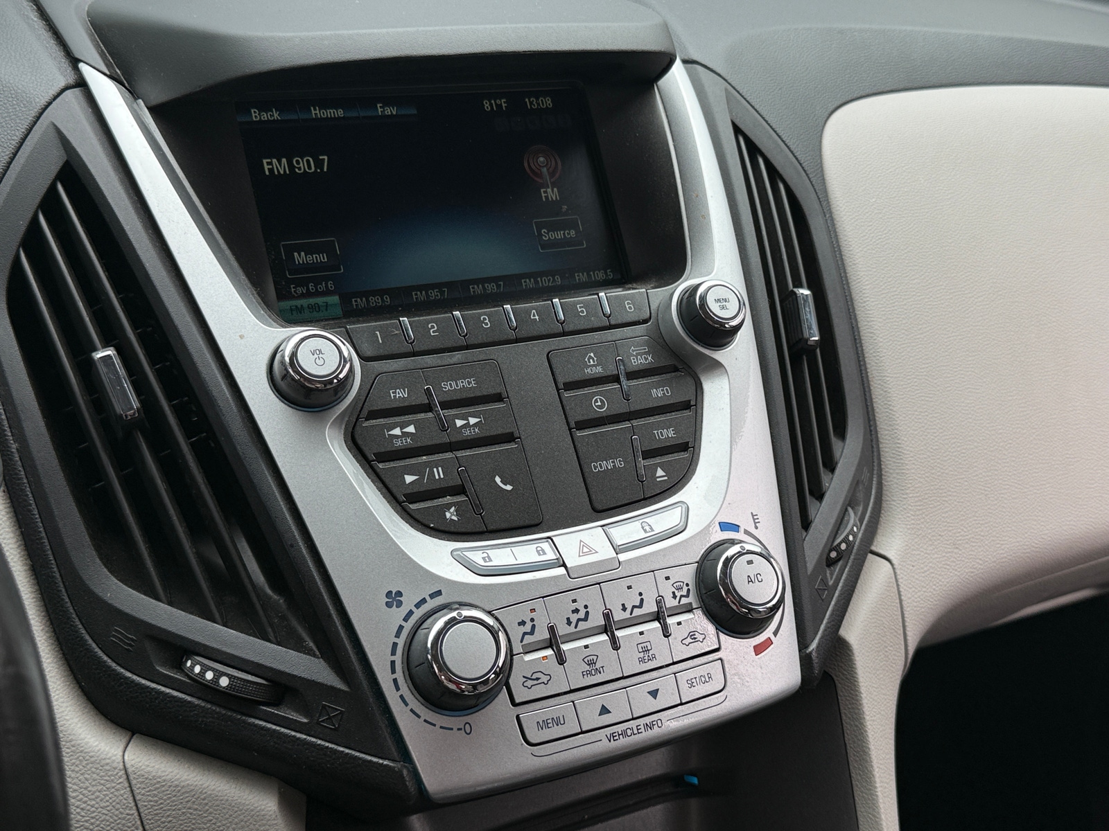 Thumbnail: 2015 Chevrolet Equinox - 4