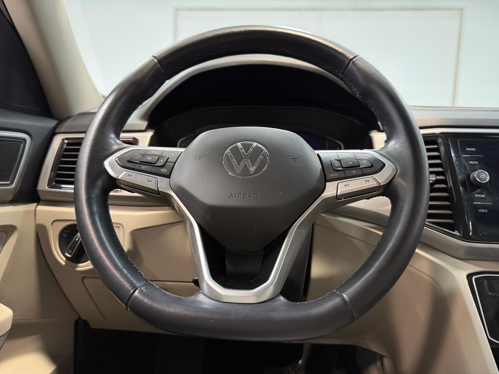 Thumbnail: 2021 Volkswagen Atlas - 4