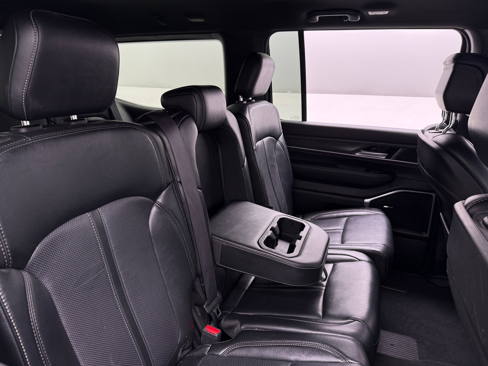 Thumbnail: 2024 Jeep Wagoneer - 5