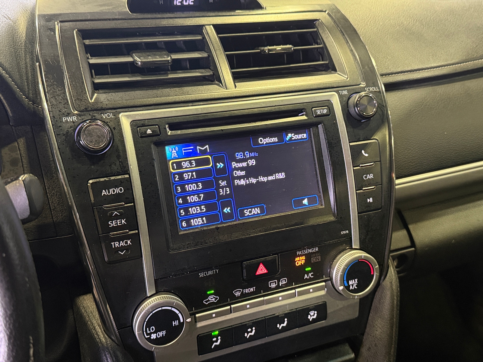 Thumbnail: 2013 Toyota Camry - 4