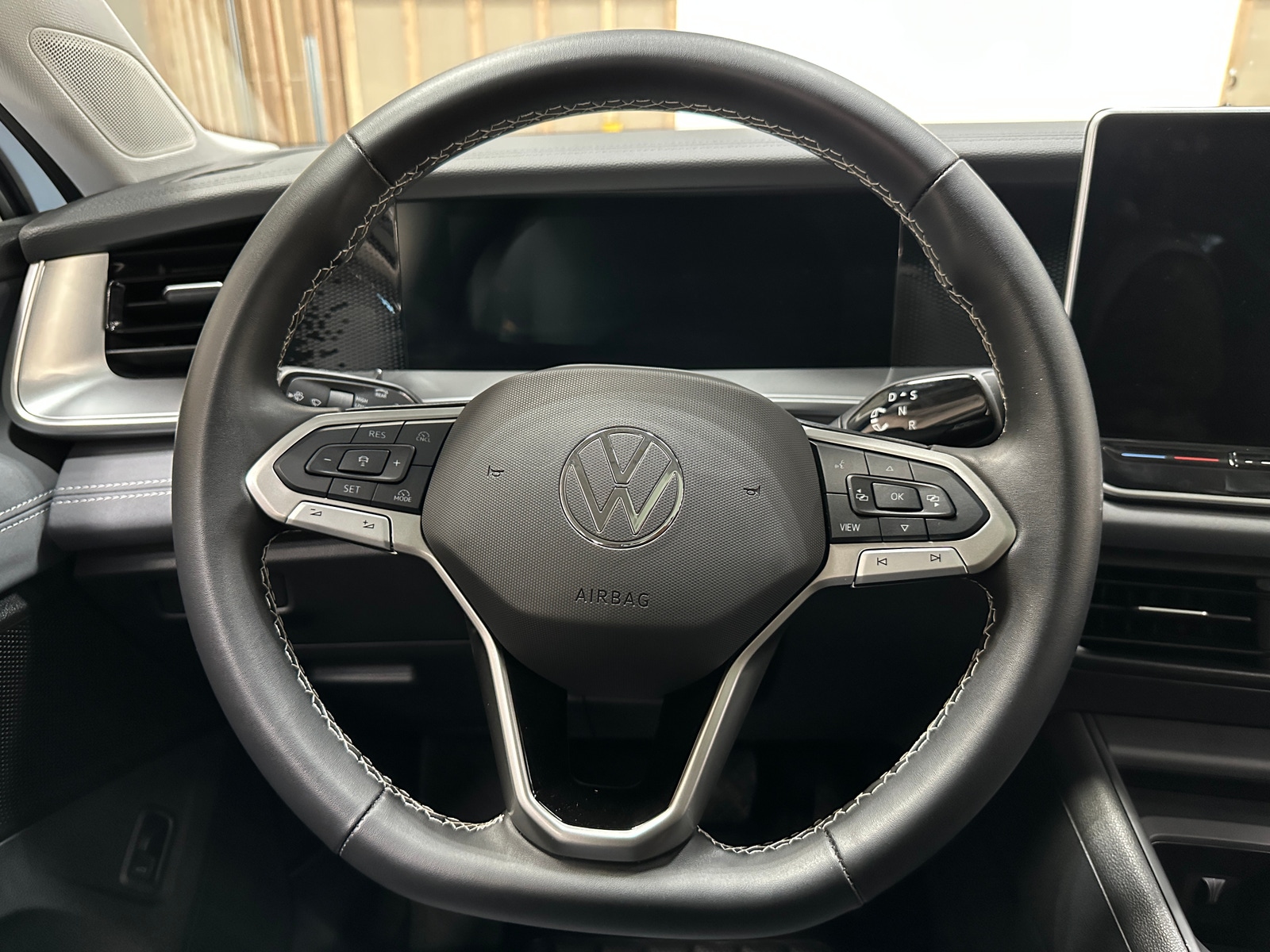 Thumbnail: 2025 Volkswagen Tiguan - 4
