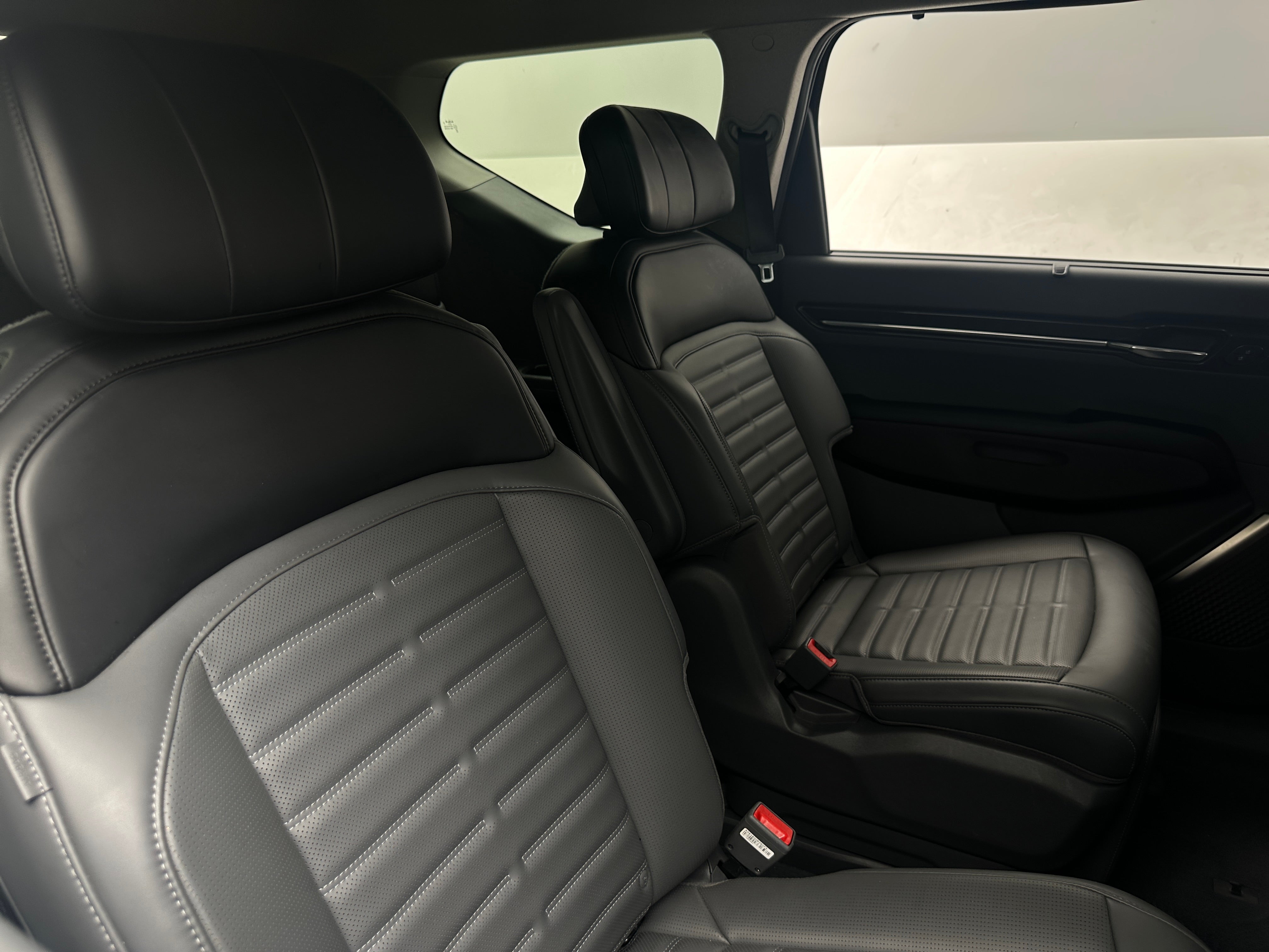 Used 2024 Kia EV9 Land with VIN KNDADFS58R6027459 for sale in Oak Creek, WI