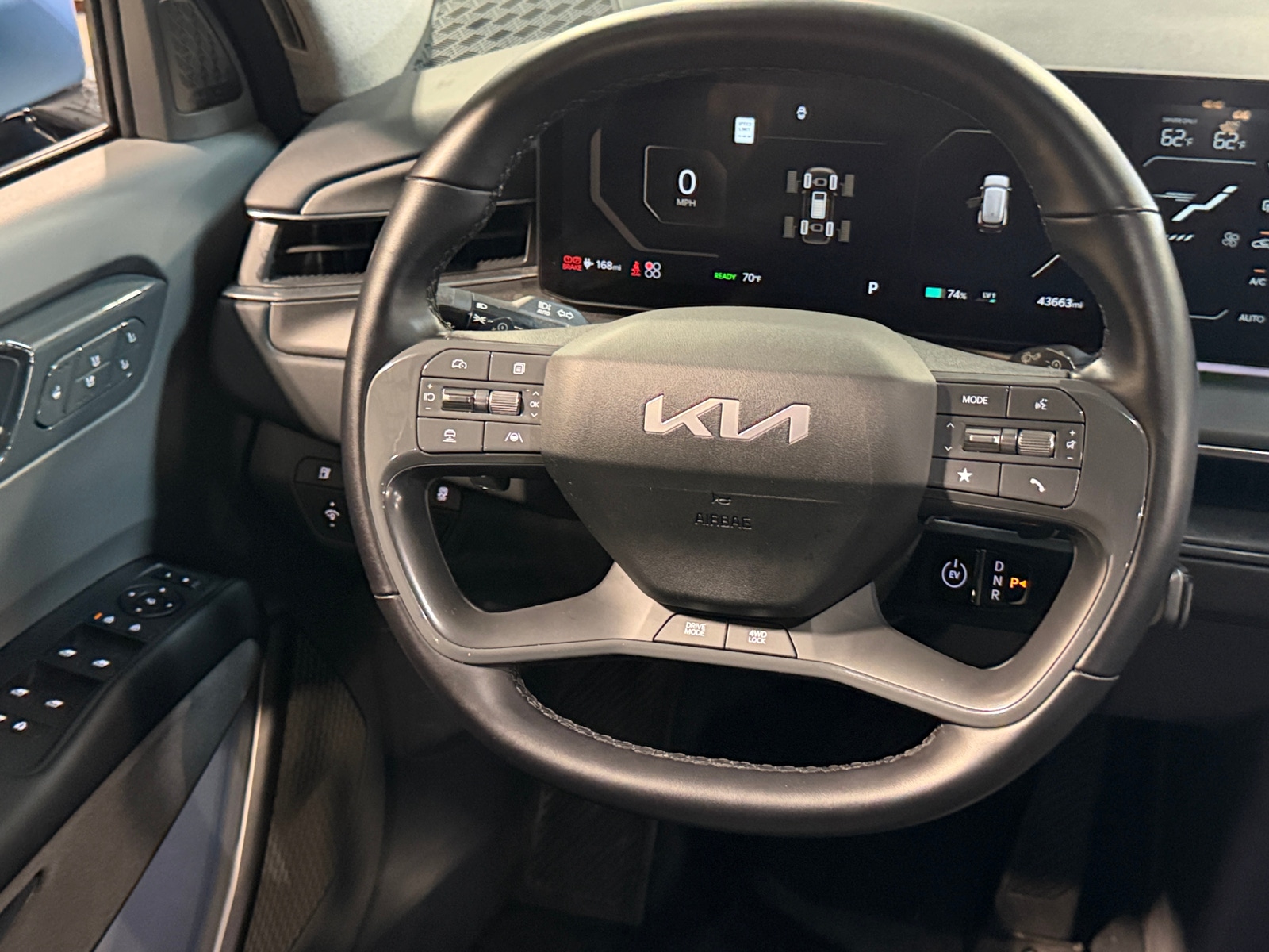 Thumbnail: 2024 Kia EV9 - 4