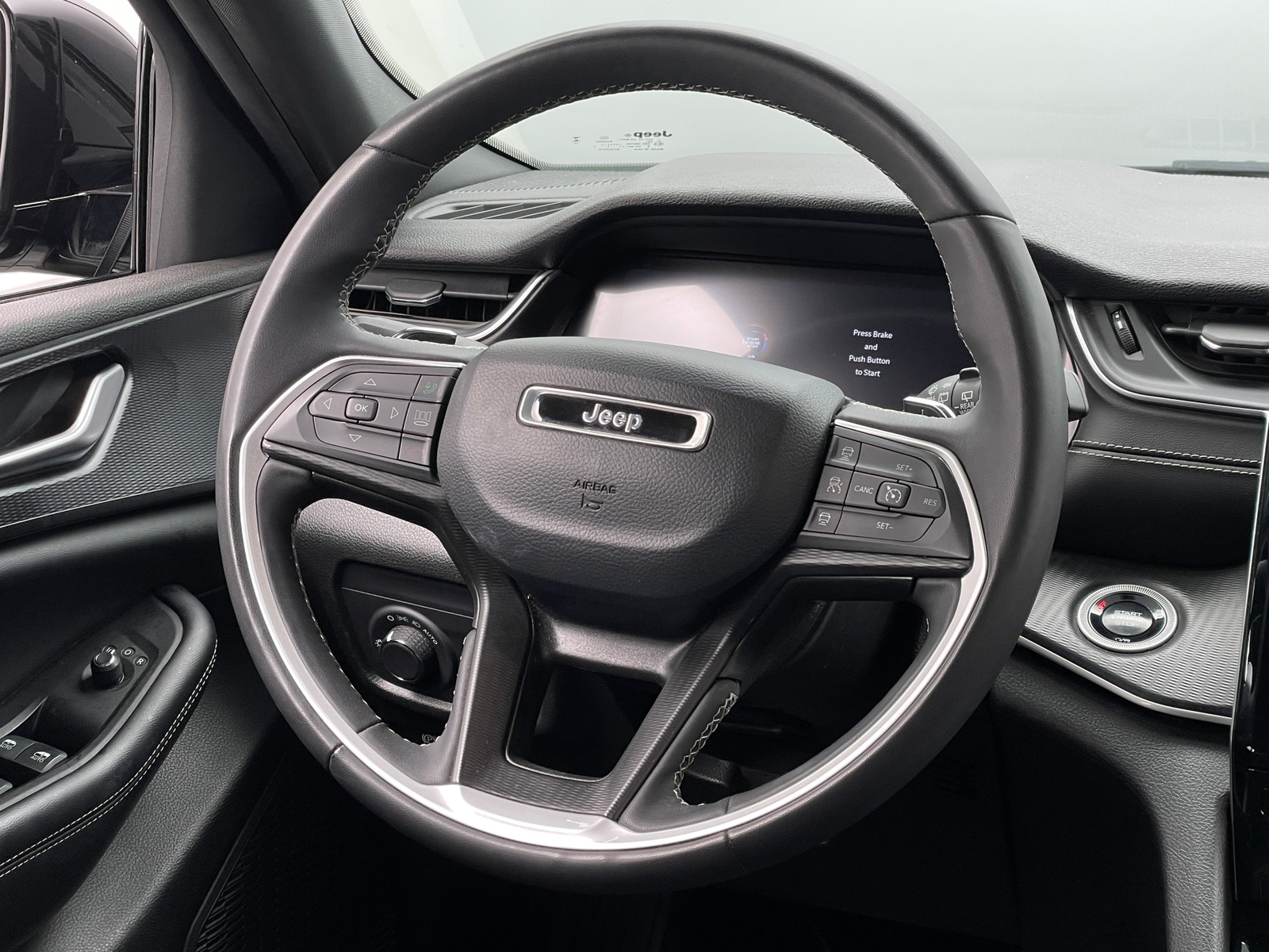 Thumbnail: 2024 Jeep Grand Cherokee - 4