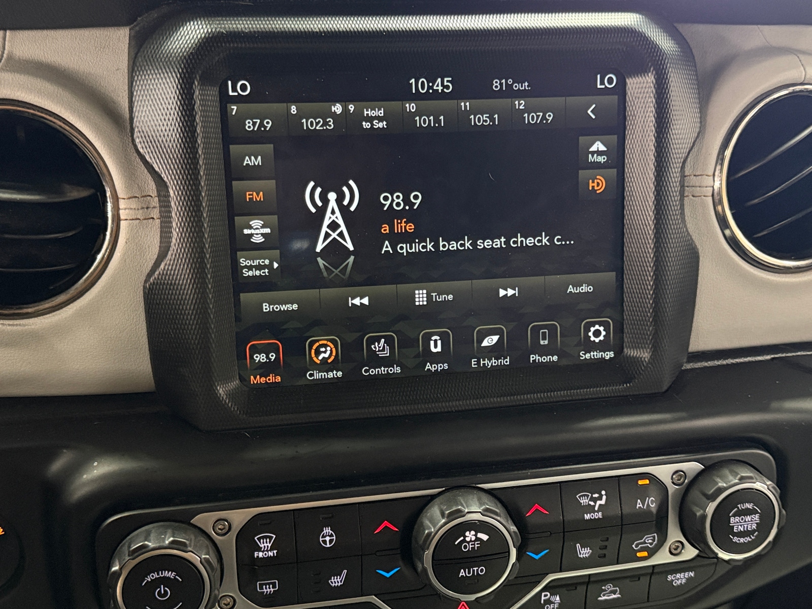 Thumbnail: 2021 Jeep Wrangler - 3