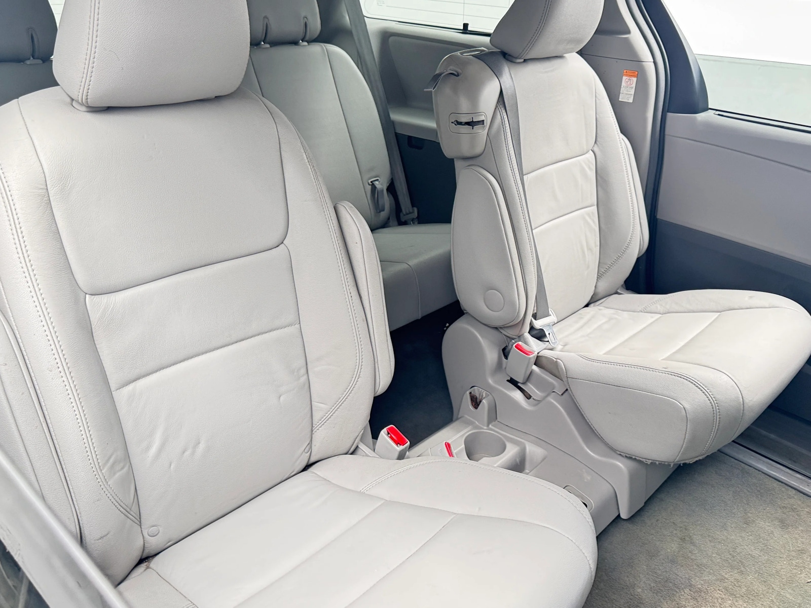 Thumbnail: 2017 Toyota Sienna - 5