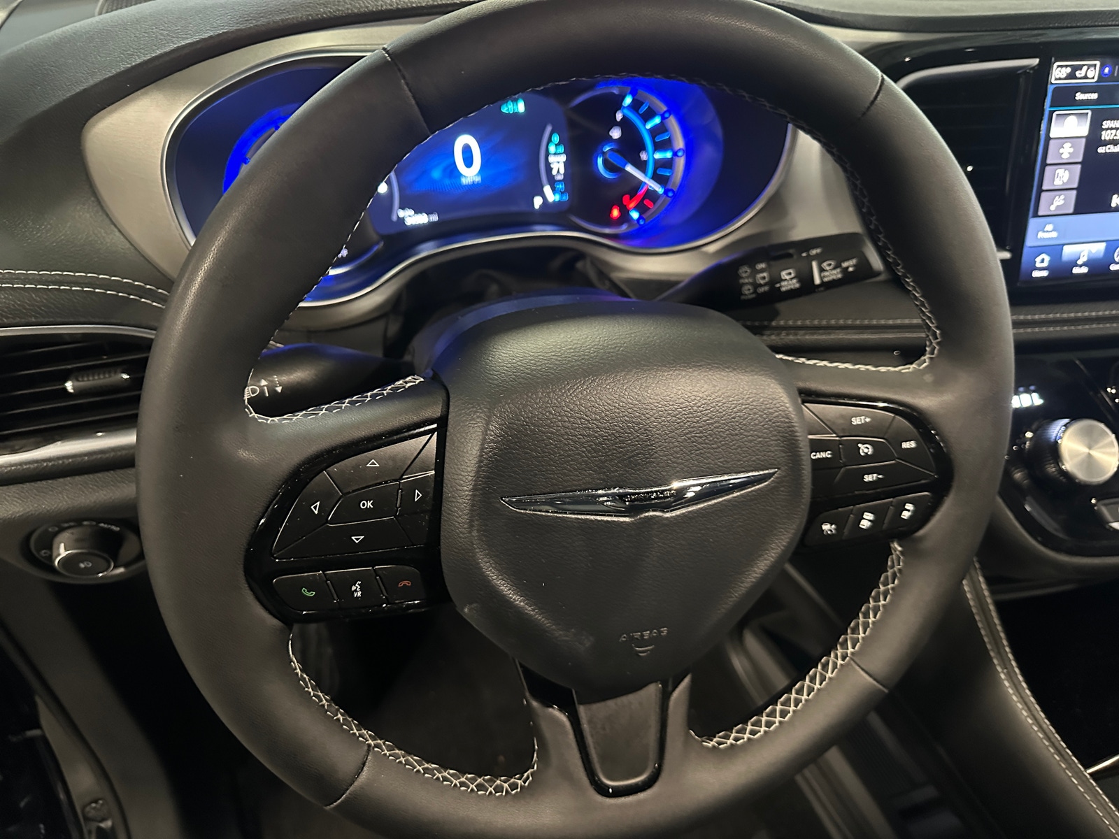 Thumbnail: 2024 Chrysler Pacifica - 4