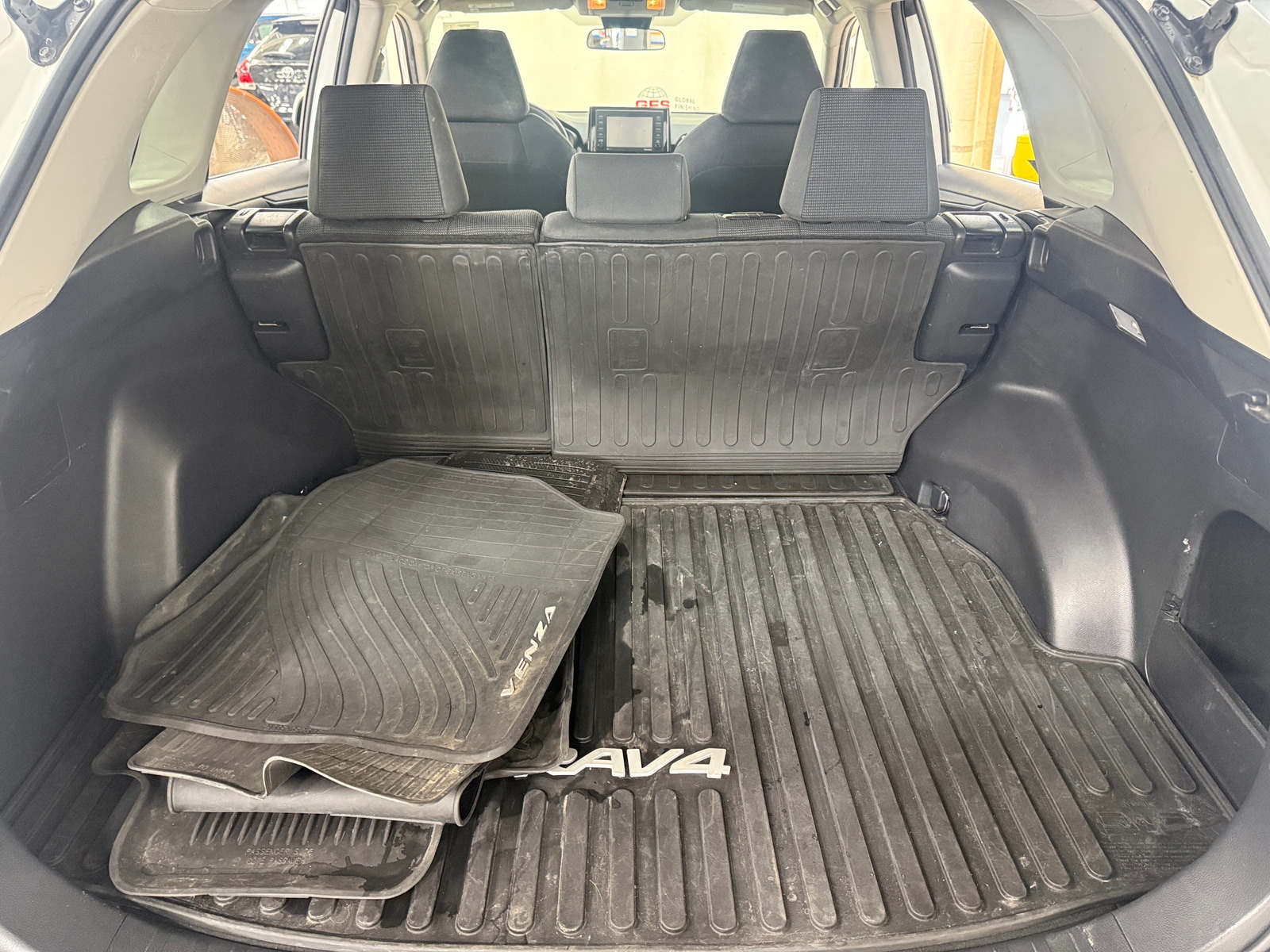 Thumbnail: 2021 Toyota RAV4 - 7