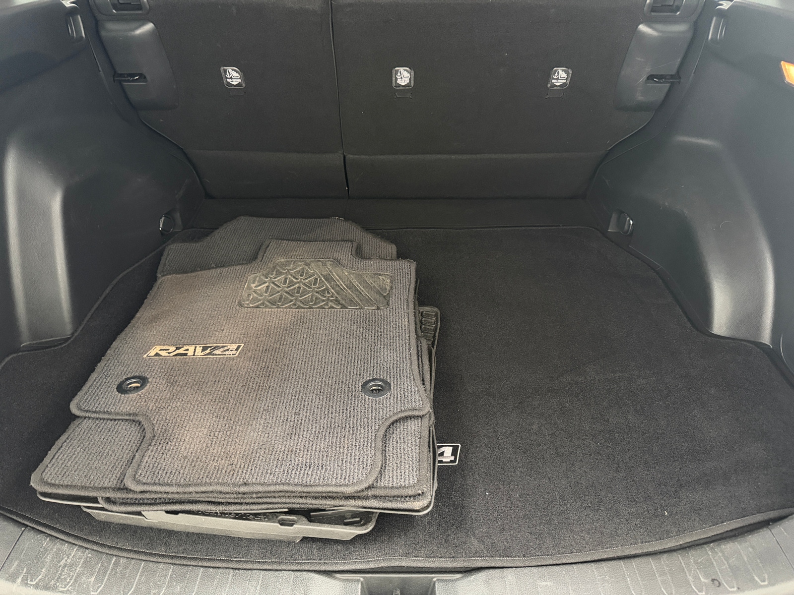 Thumbnail: 2019 Toyota RAV4 - 7
