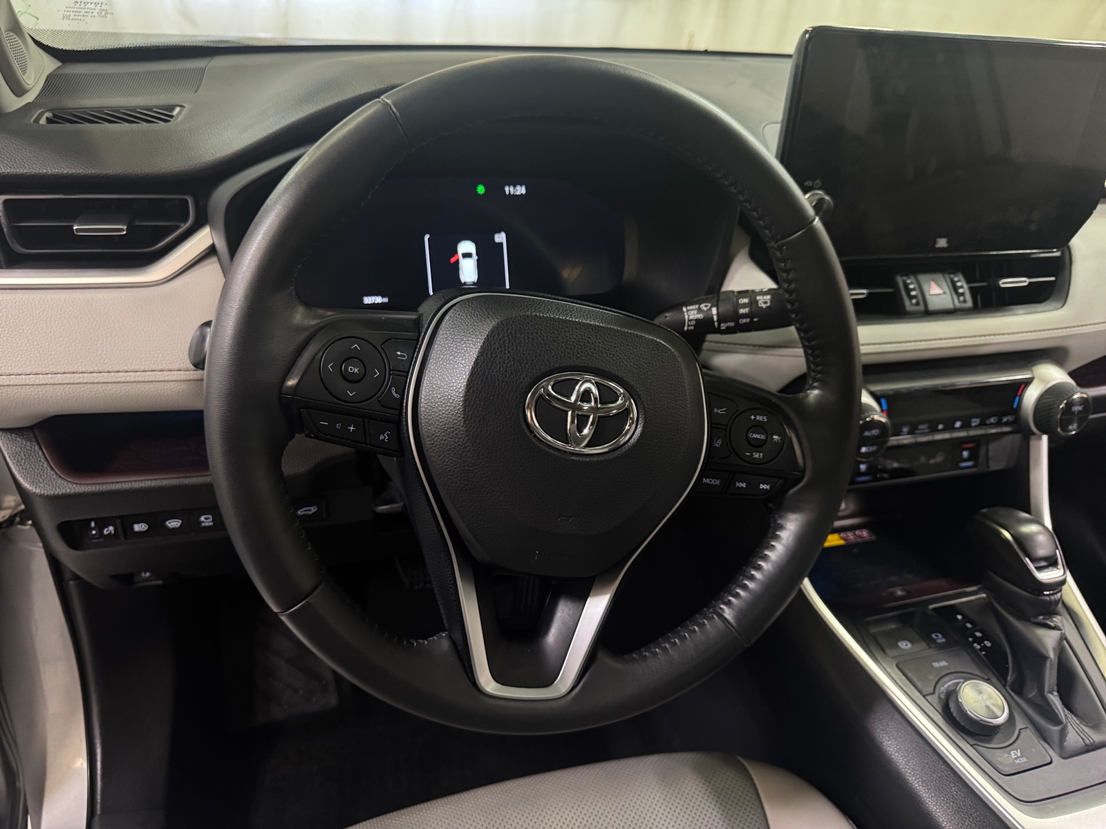 Thumbnail: 2023 Toyota RAV4 - 4