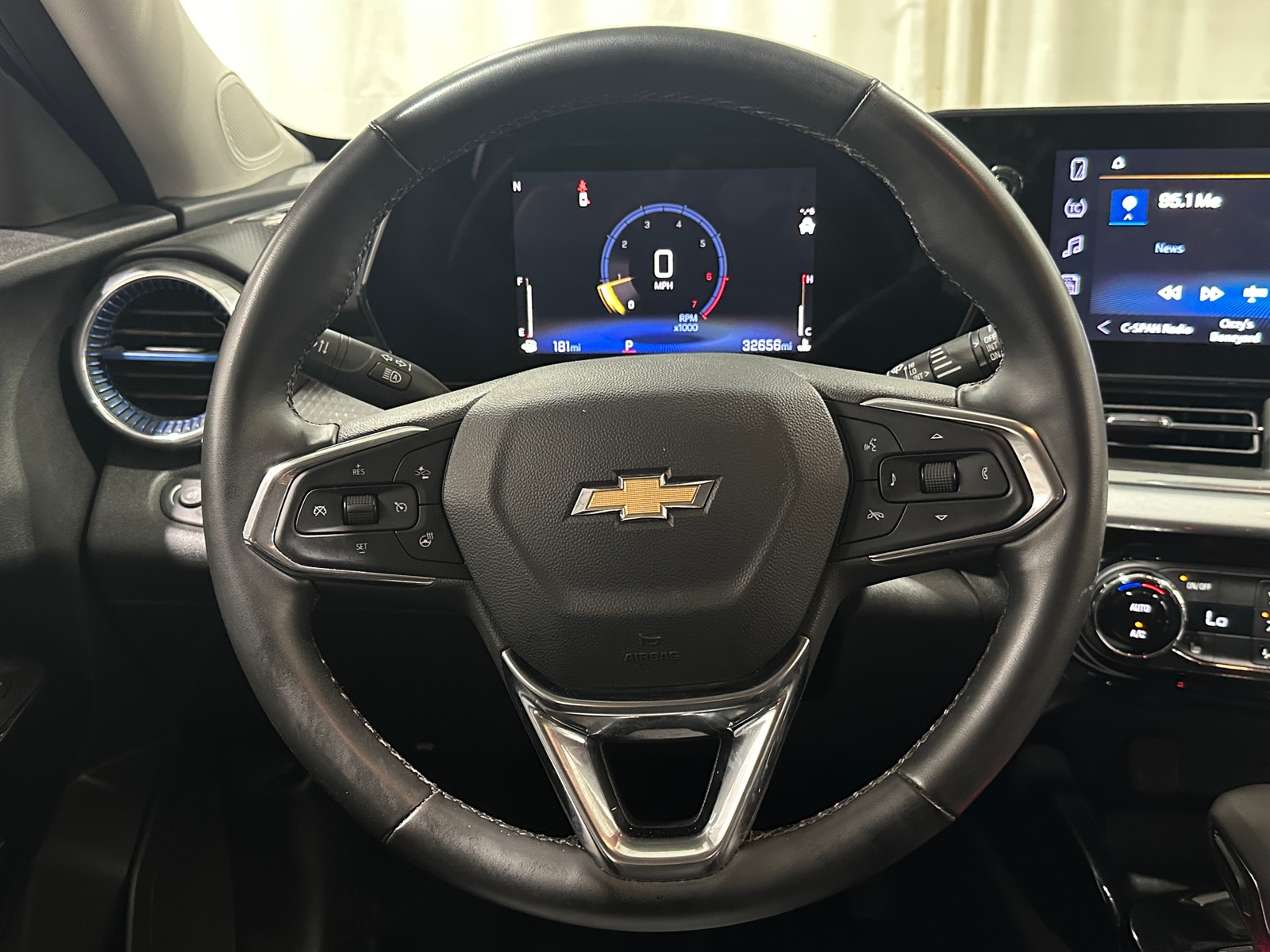 Thumbnail: 2025 Chevrolet Trax - 4