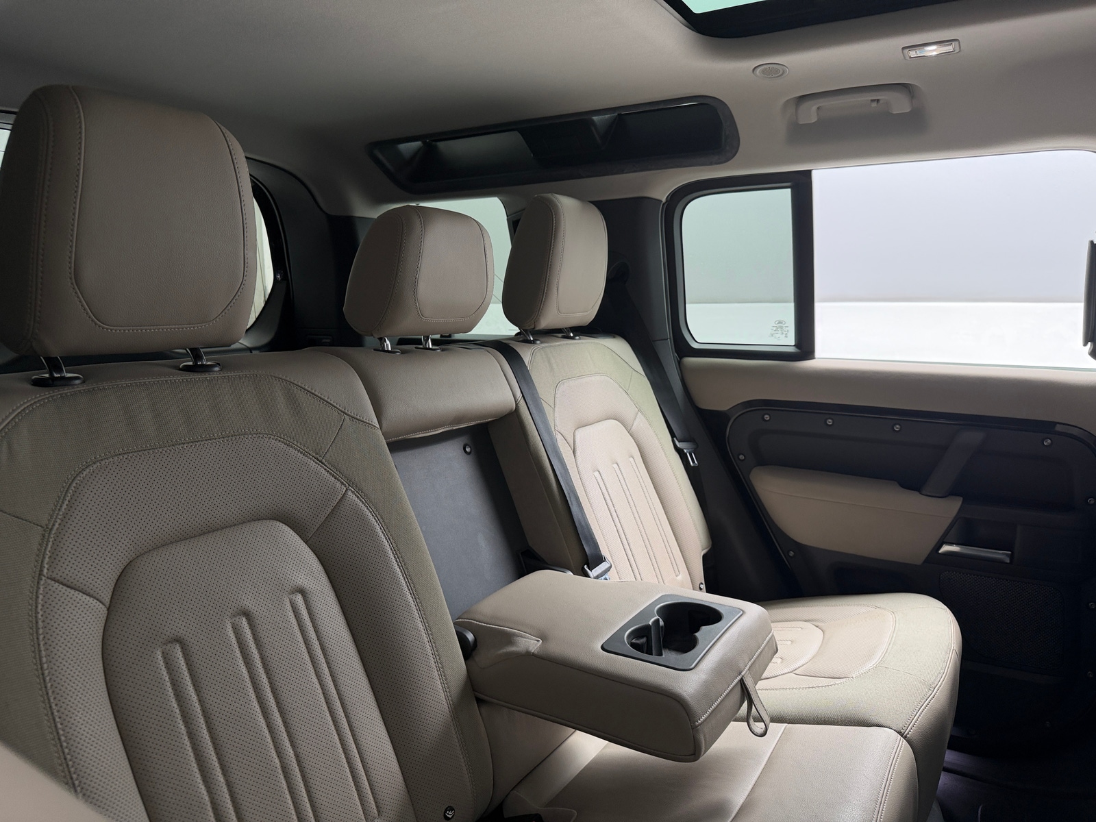 Thumbnail: 2020 Land Rover Defender - 6