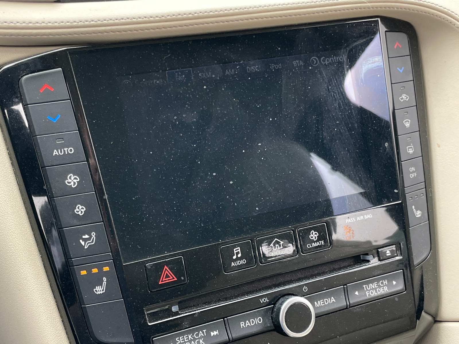 Thumbnail: 2019 INFINITI QX50 - 3