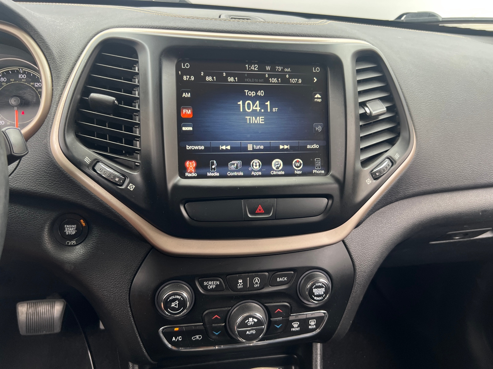 Thumbnail: 2017 Jeep Cherokee - 3