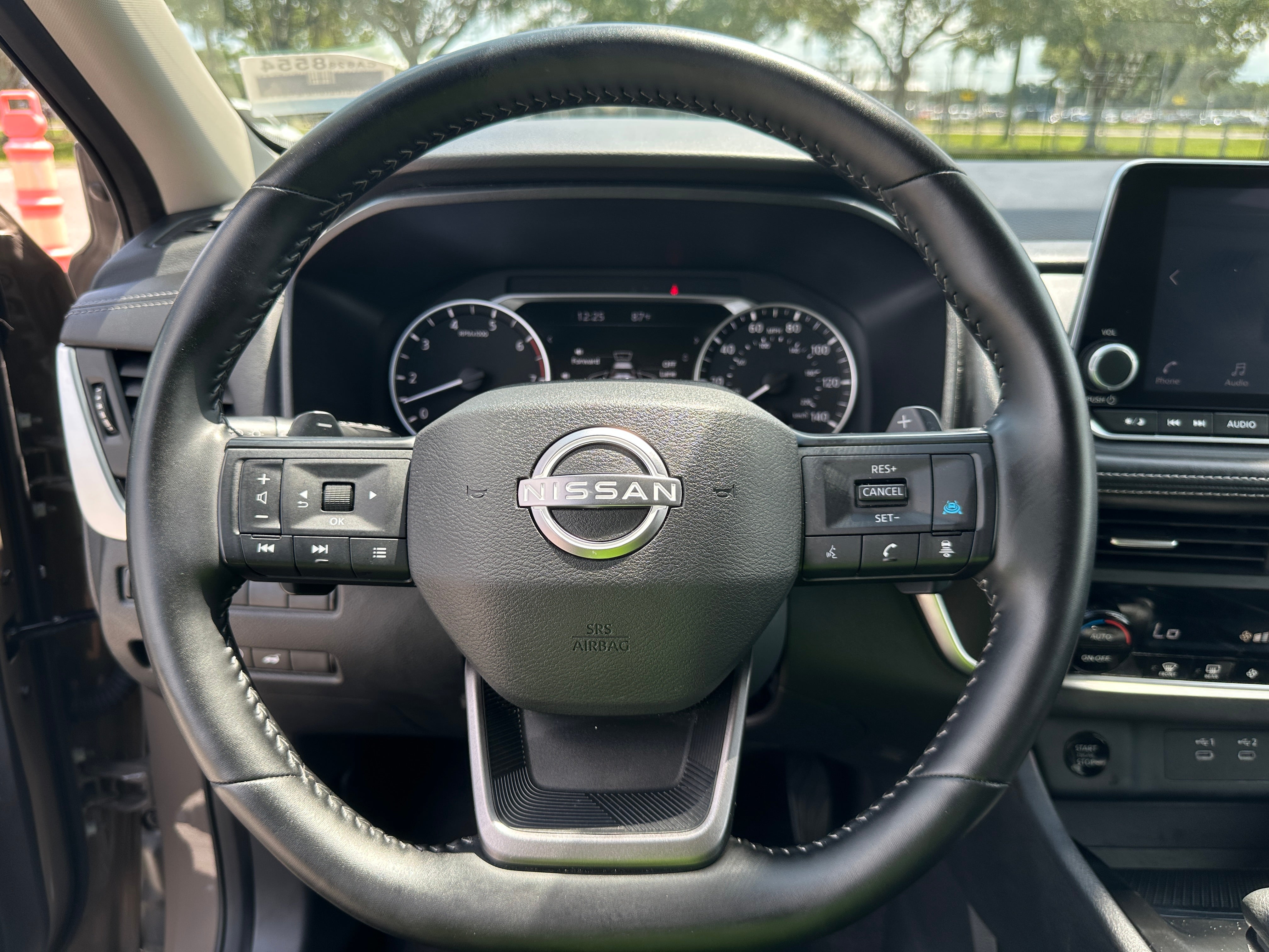 2025 Nissan Rogue SV - Photo 9