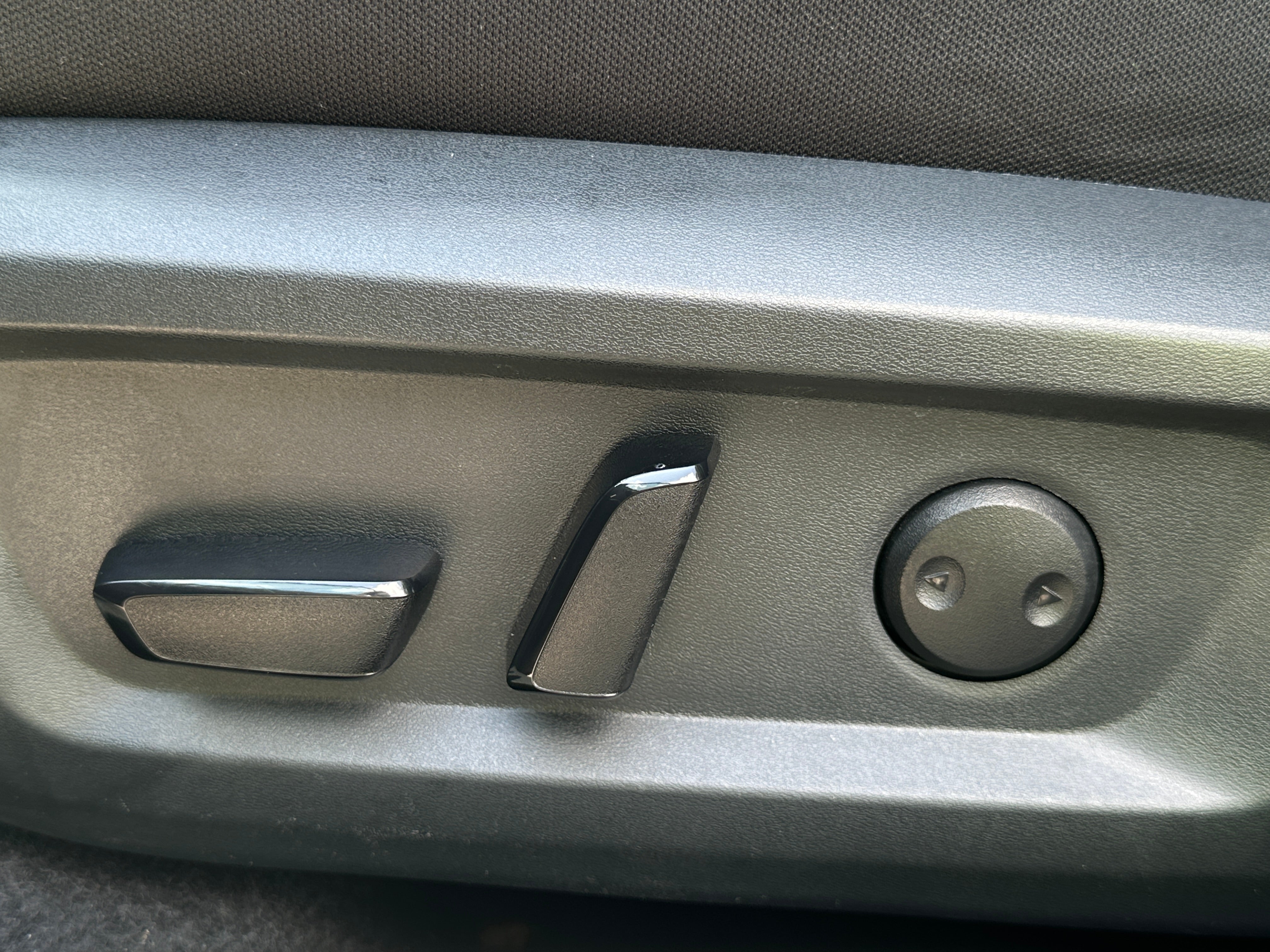2025 Nissan Rogue SV - Photo 11