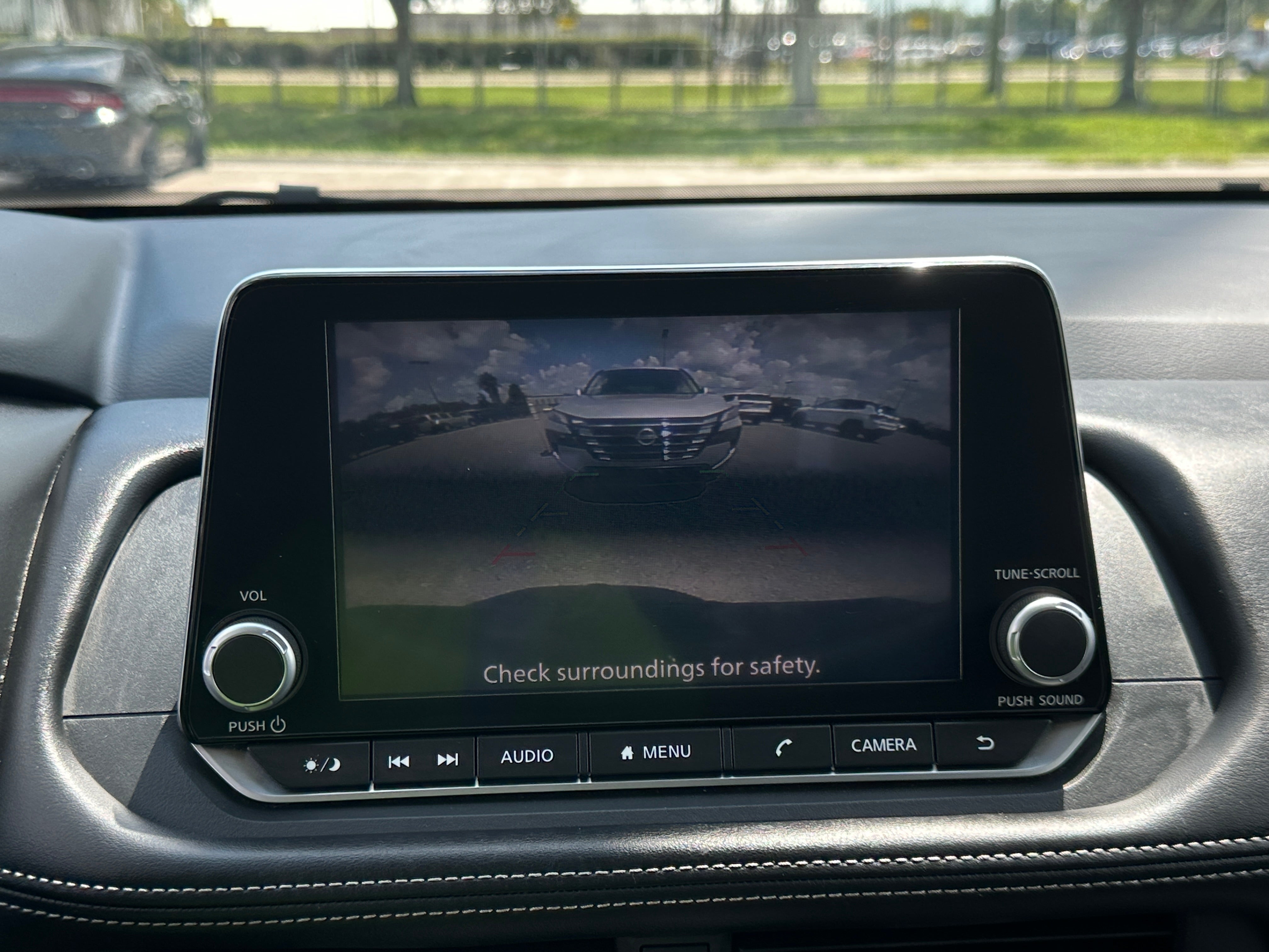 2025 Nissan Rogue SV - Photo 17