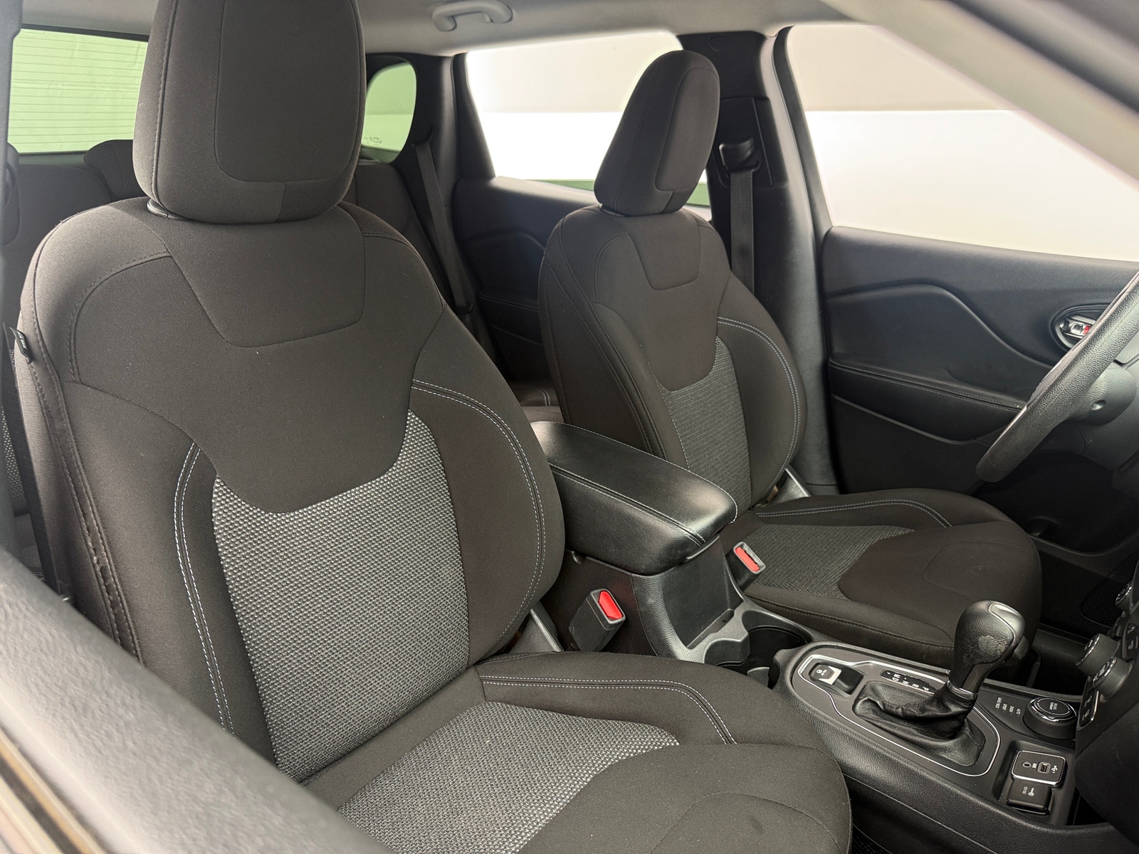 Thumbnail: 2020 Jeep Cherokee - 2