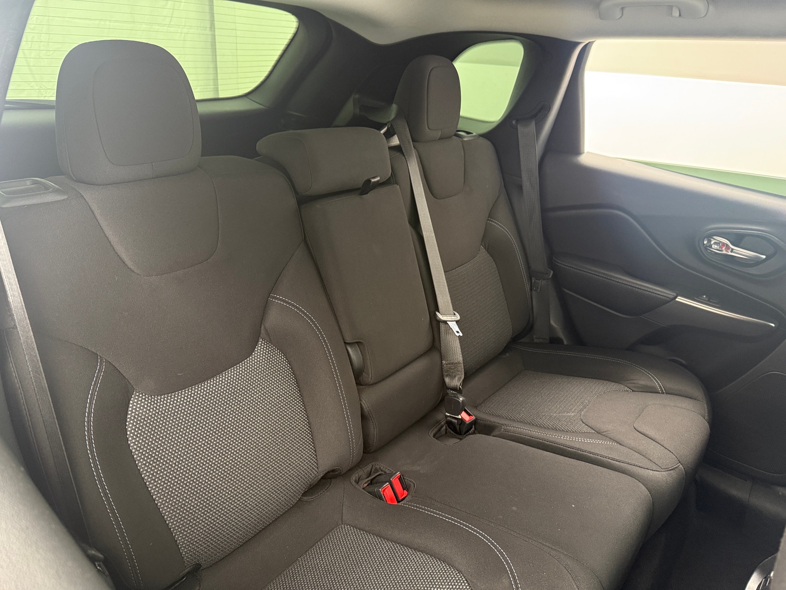 Thumbnail: 2020 Jeep Cherokee - 6