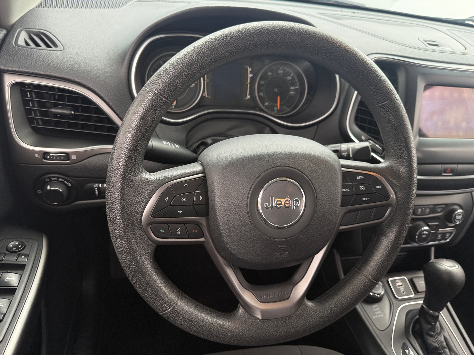 Thumbnail: 2020 Jeep Cherokee - 5