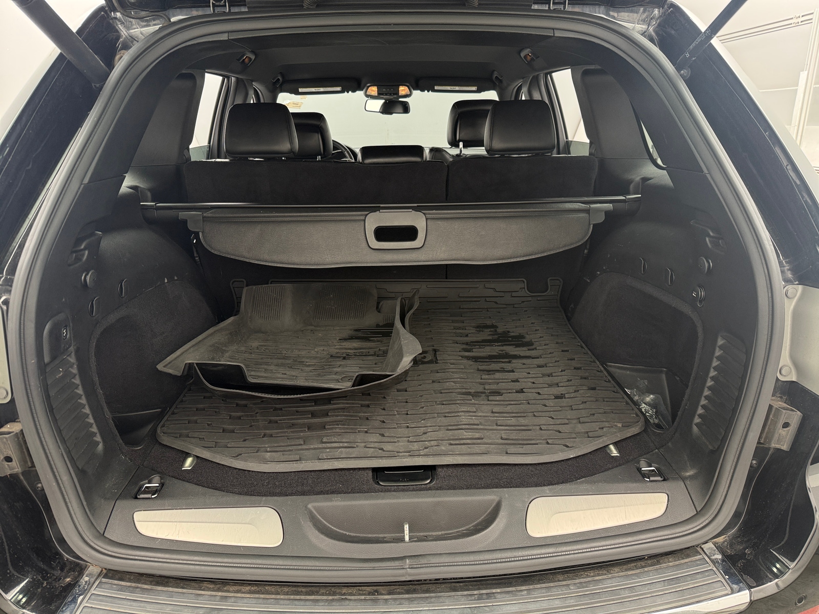 Thumbnail: 2015 Jeep Grand Cherokee - 6