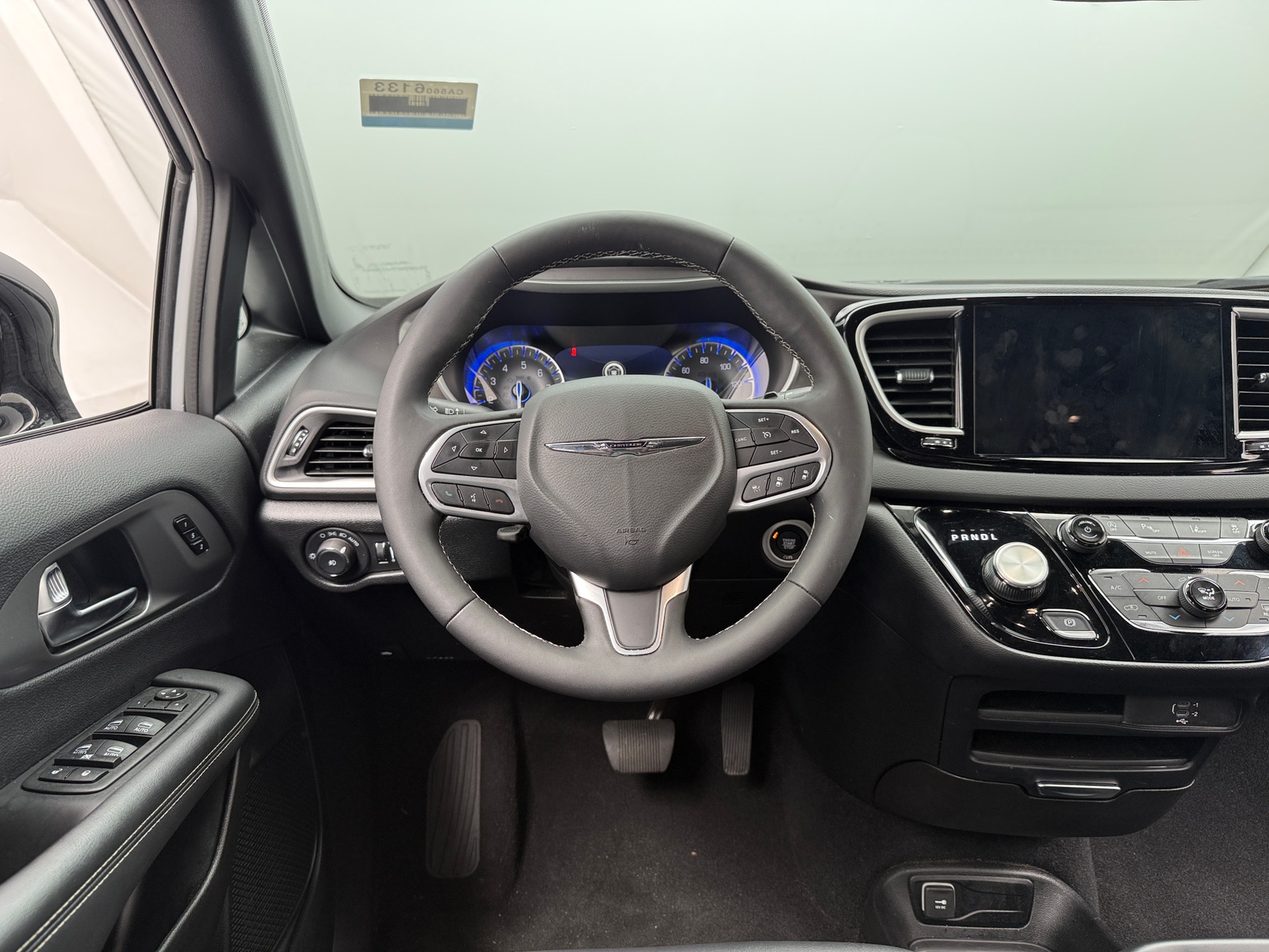 Thumbnail: 2026 Chrysler Pacifica - 4