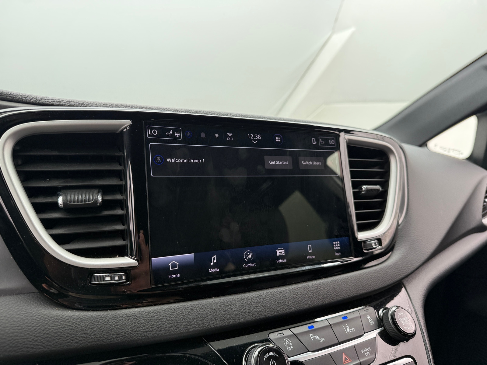 Thumbnail: 2026 Chrysler Pacifica - 3