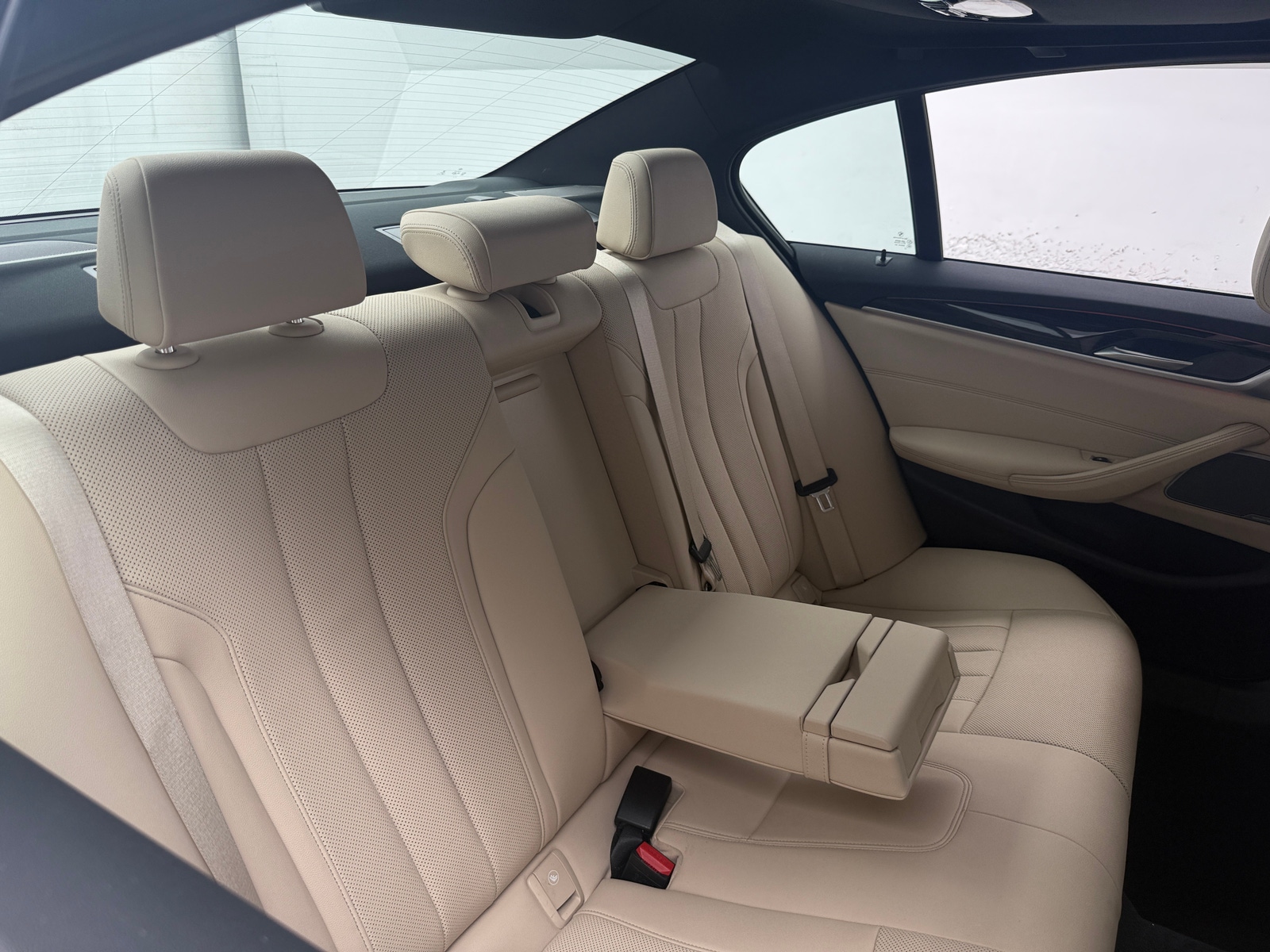 Thumbnail: 2021 BMW 5 Series - 5