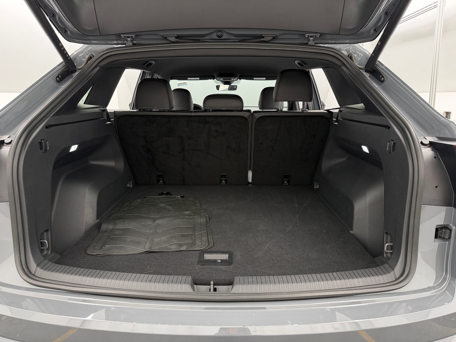Thumbnail: 2026 Volkswagen Atlas - 6