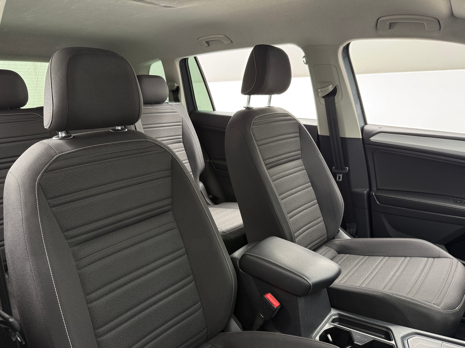 Thumbnail: 2022 Volkswagen Tiguan - 2