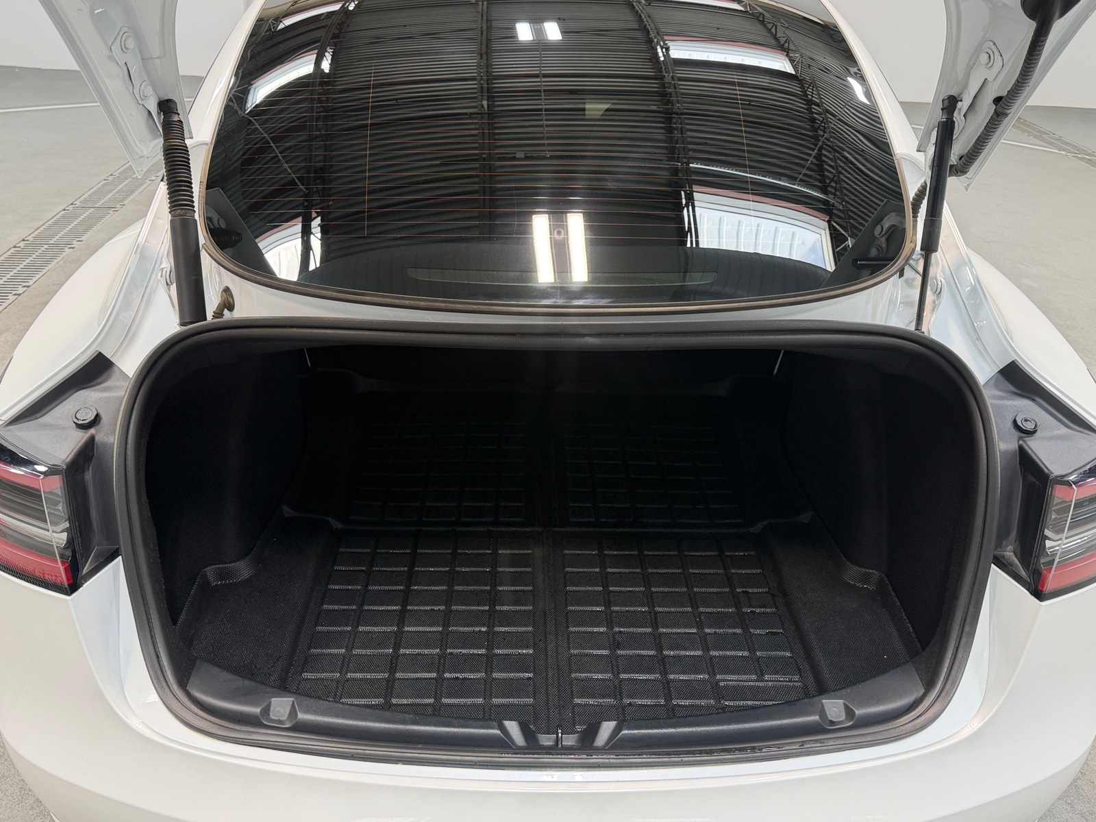 Thumbnail: 2023 Tesla Model 3 - 6