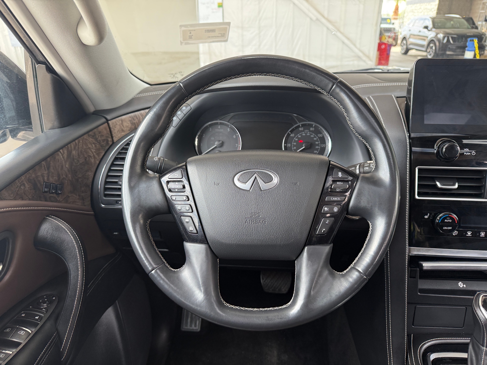 Thumbnail: 2023 INFINITI QX80 - 4
