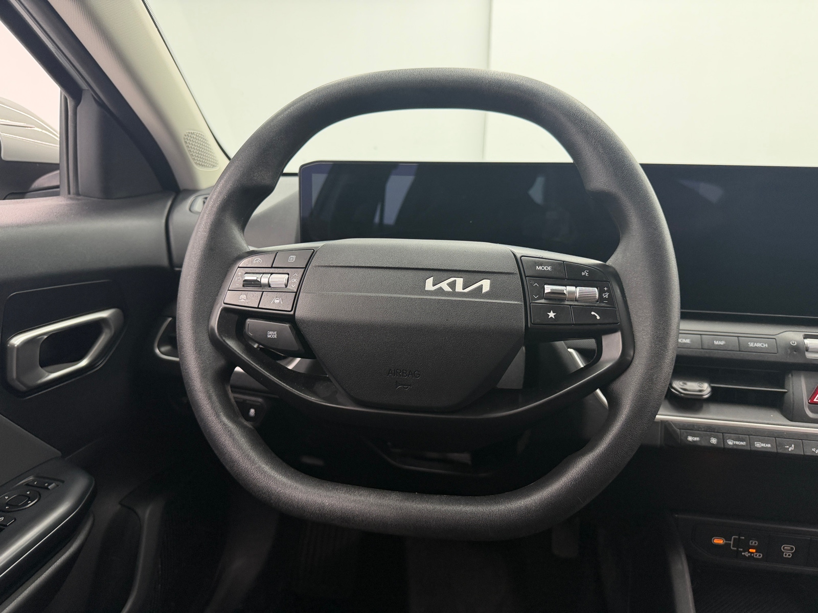 Thumbnail: 2025 Kia K4 - 5