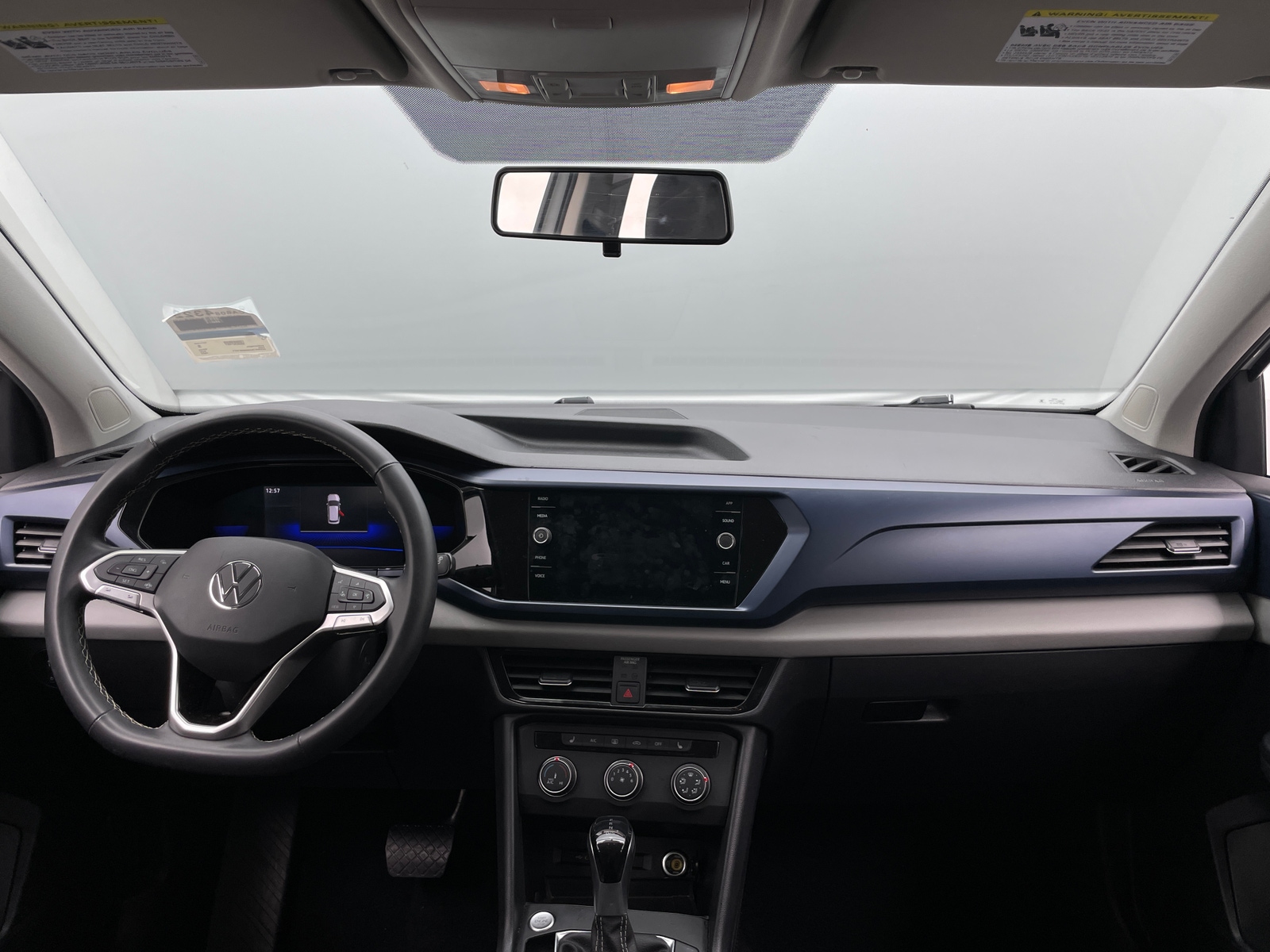 Thumbnail: 2022 Volkswagen Taos - 3