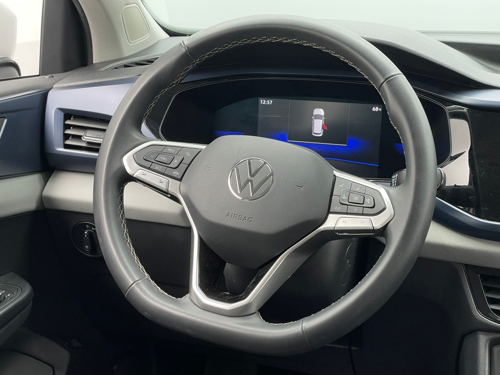 Thumbnail: 2022 Volkswagen Taos - 5