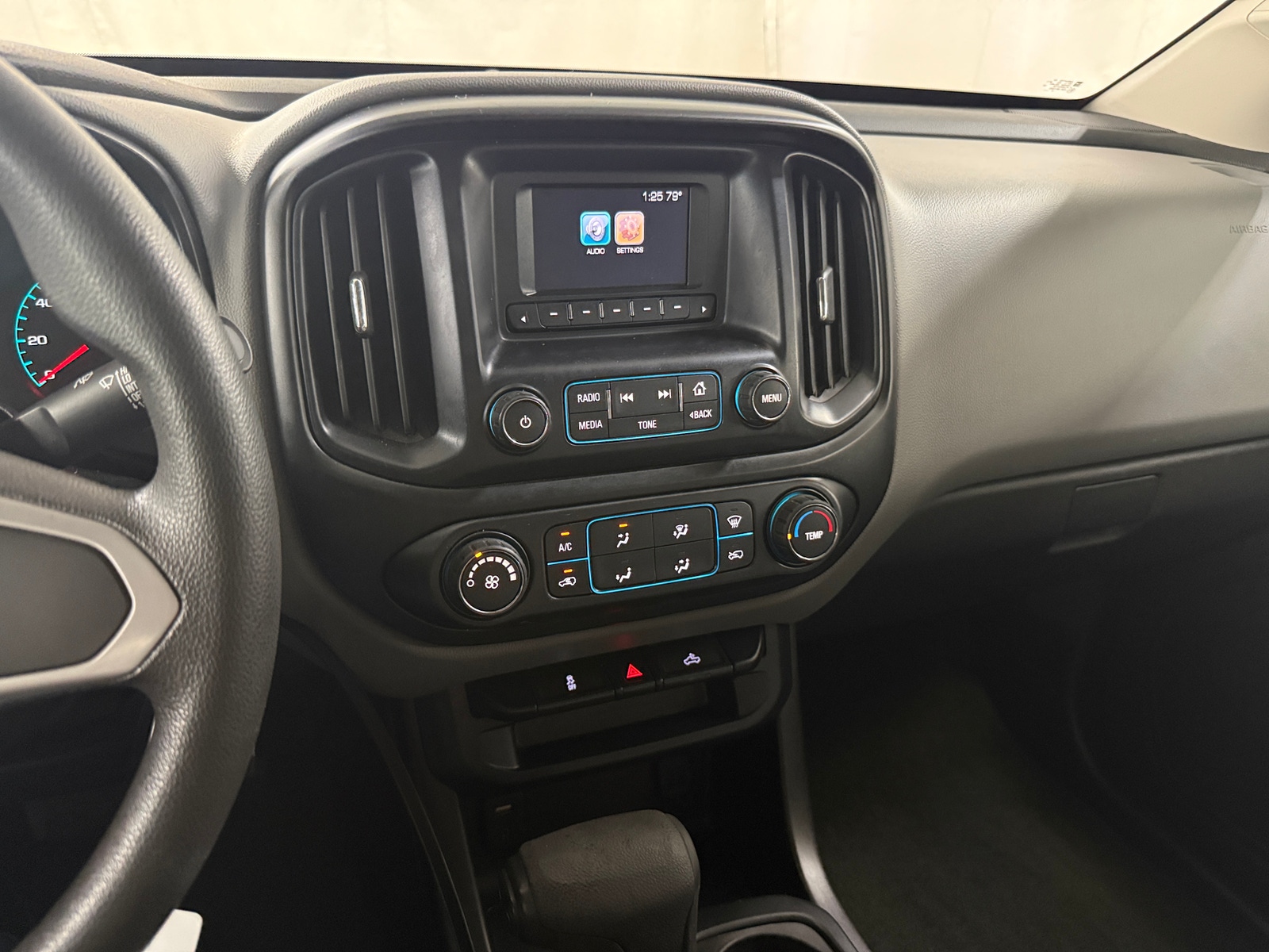 Thumbnail: 2016 Chevrolet Colorado - 4