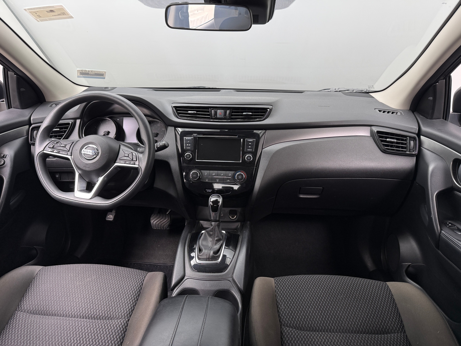 Thumbnail: 2022 Nissan Rogue Sport - 3