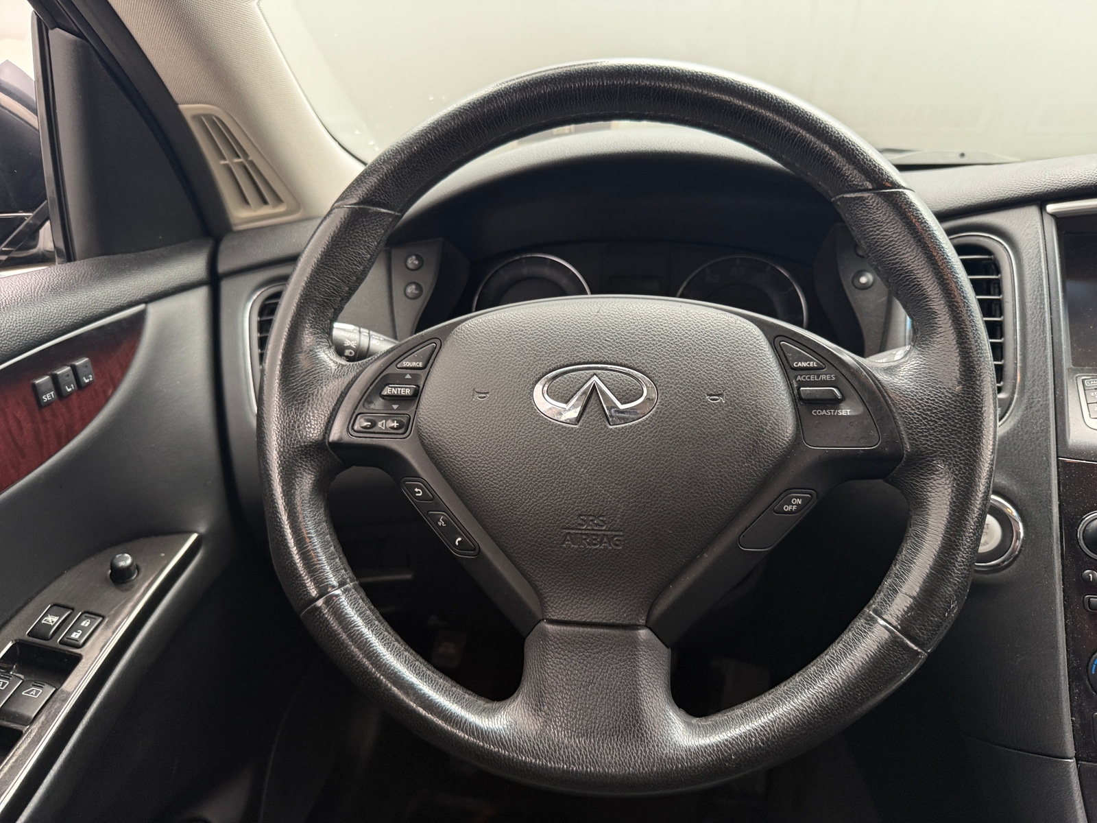 Thumbnail: 2017 INFINITI QX50 - 4