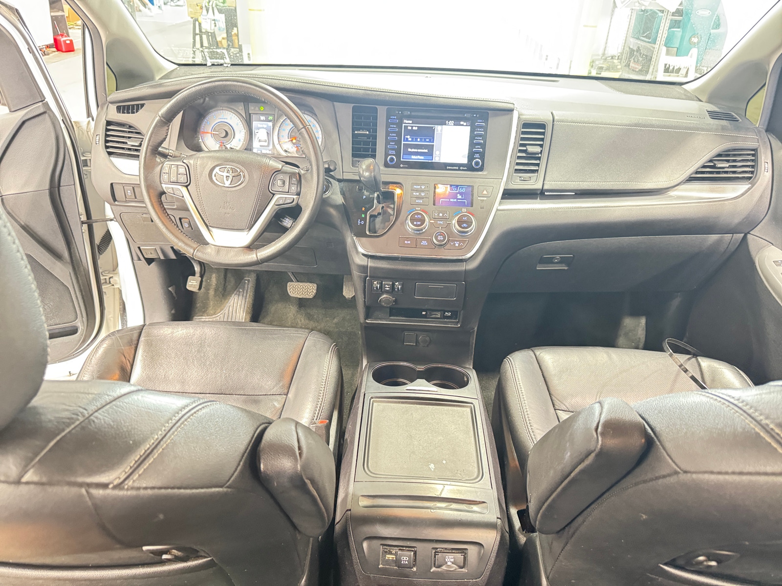 Thumbnail: 2018 Toyota Sienna - 2