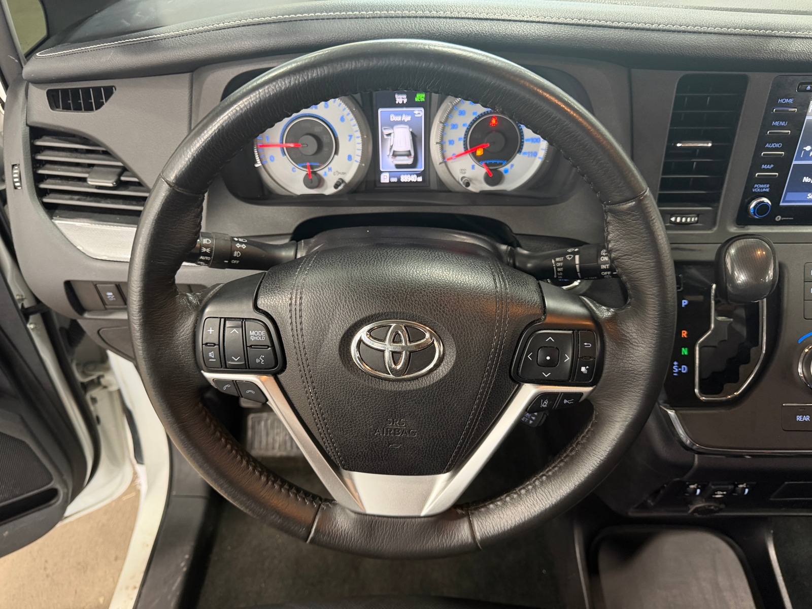 Thumbnail: 2018 Toyota Sienna - 4