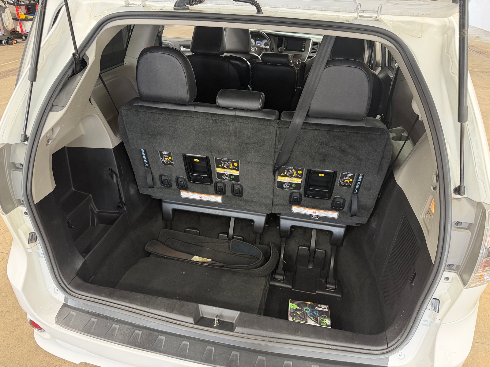 Thumbnail: 2018 Toyota Sienna - 6