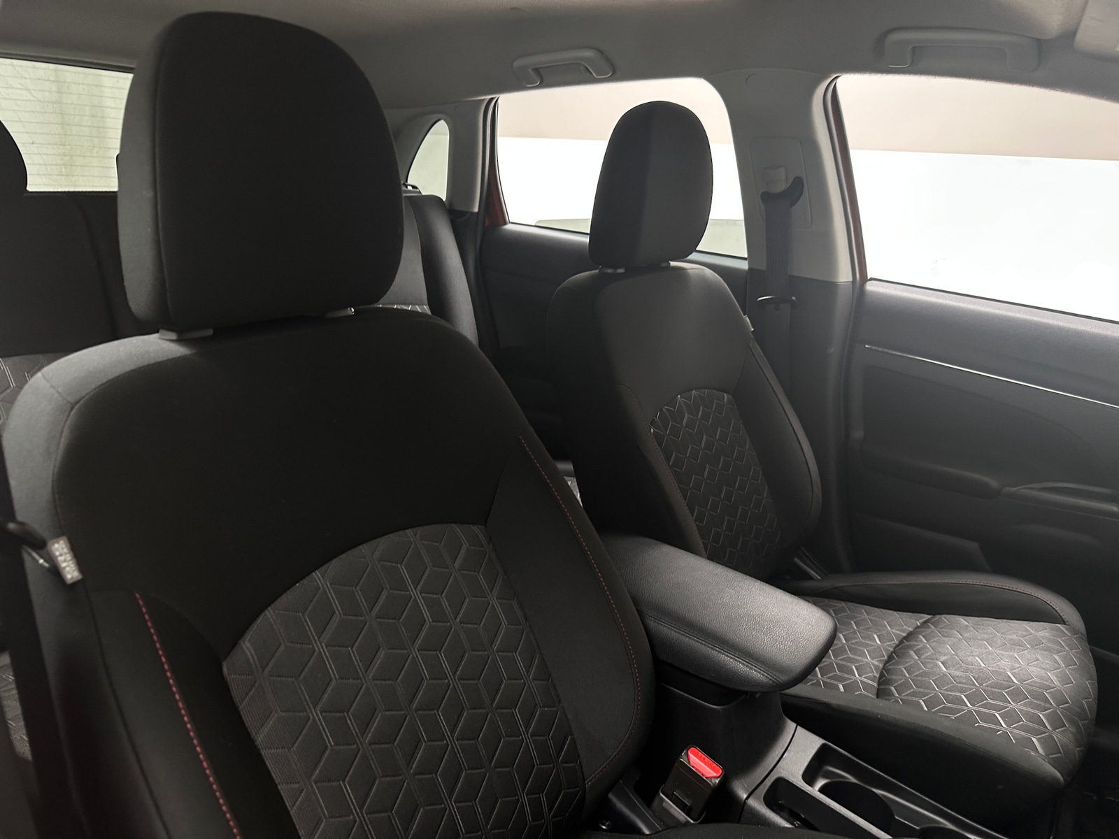Thumbnail: 2023 Mitsubishi Outlander Sport - 2