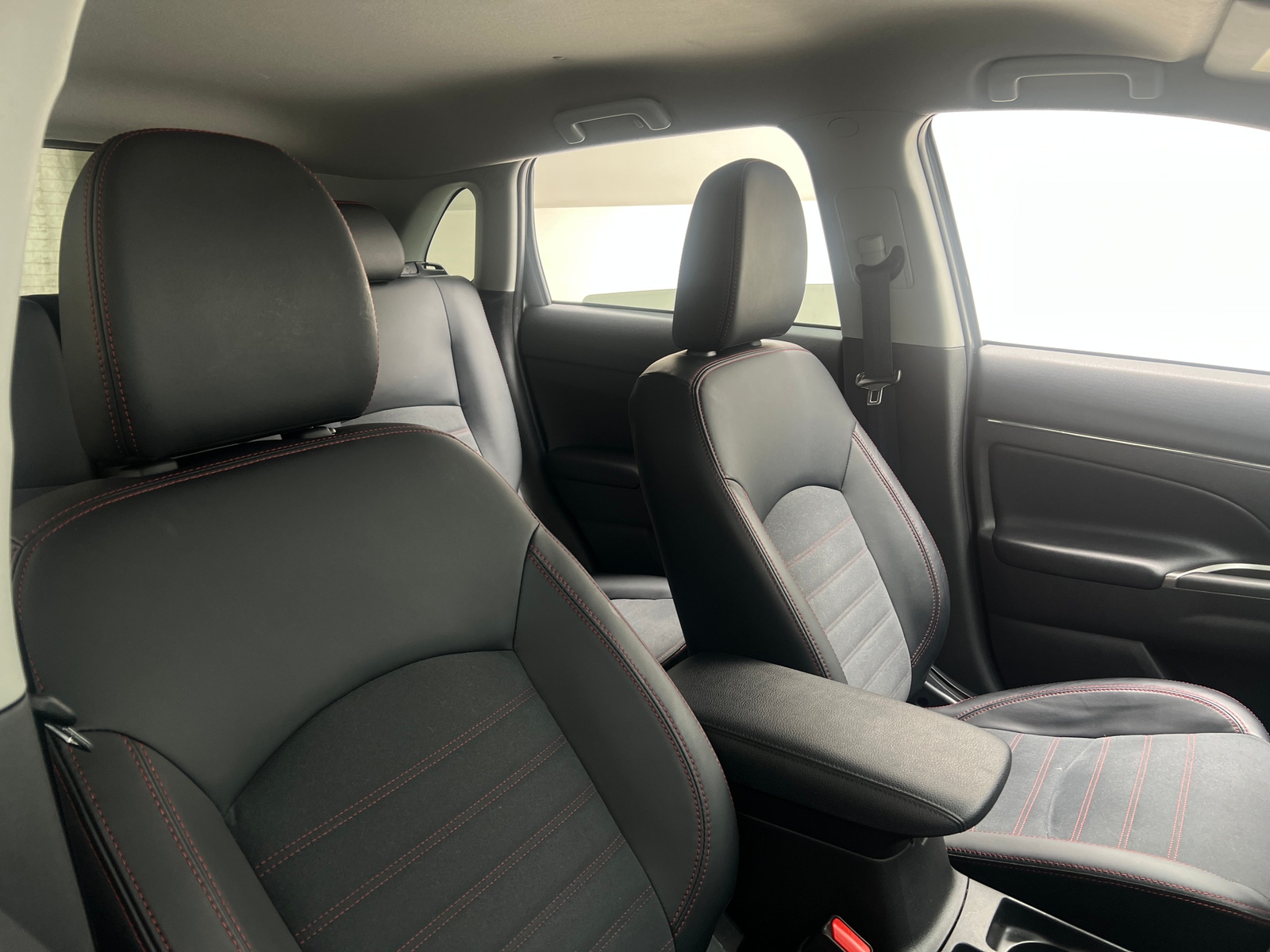 Thumbnail: 2026 Mitsubishi Outlander Sport - 2