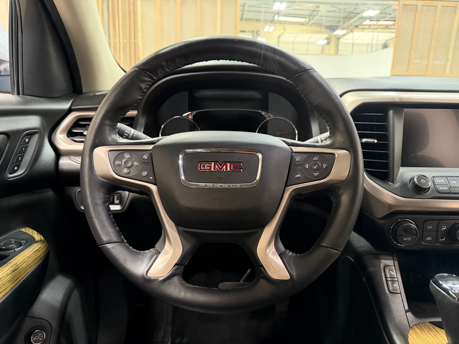 Thumbnail: 2017 GMC Acadia - 4