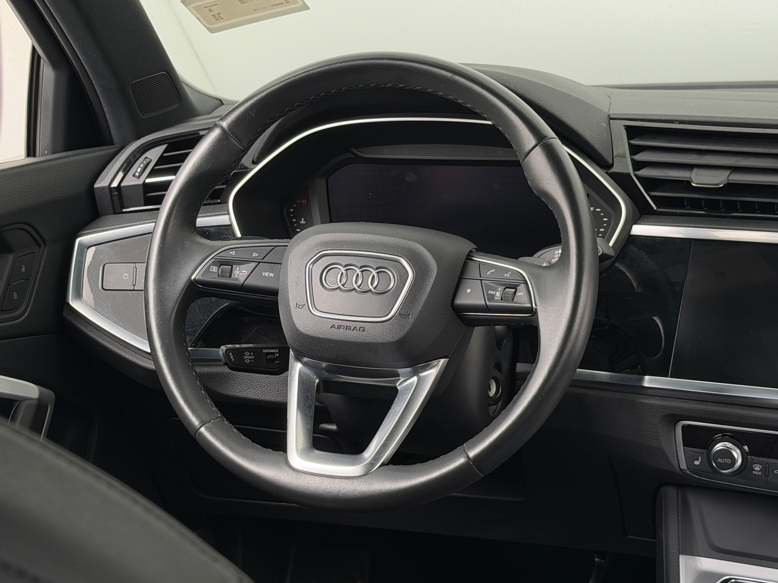 Thumbnail: 2025 Audi Q3 - 4