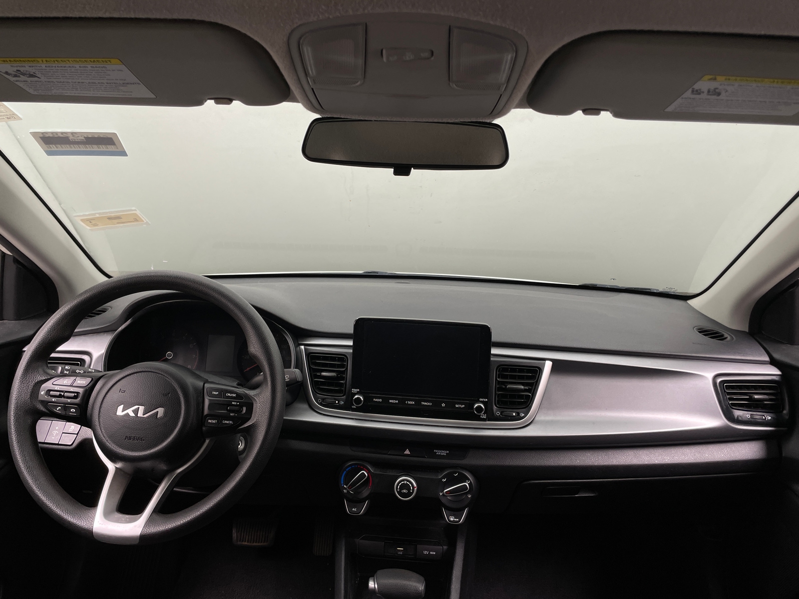 Thumbnail: 2023 Kia Rio - 3