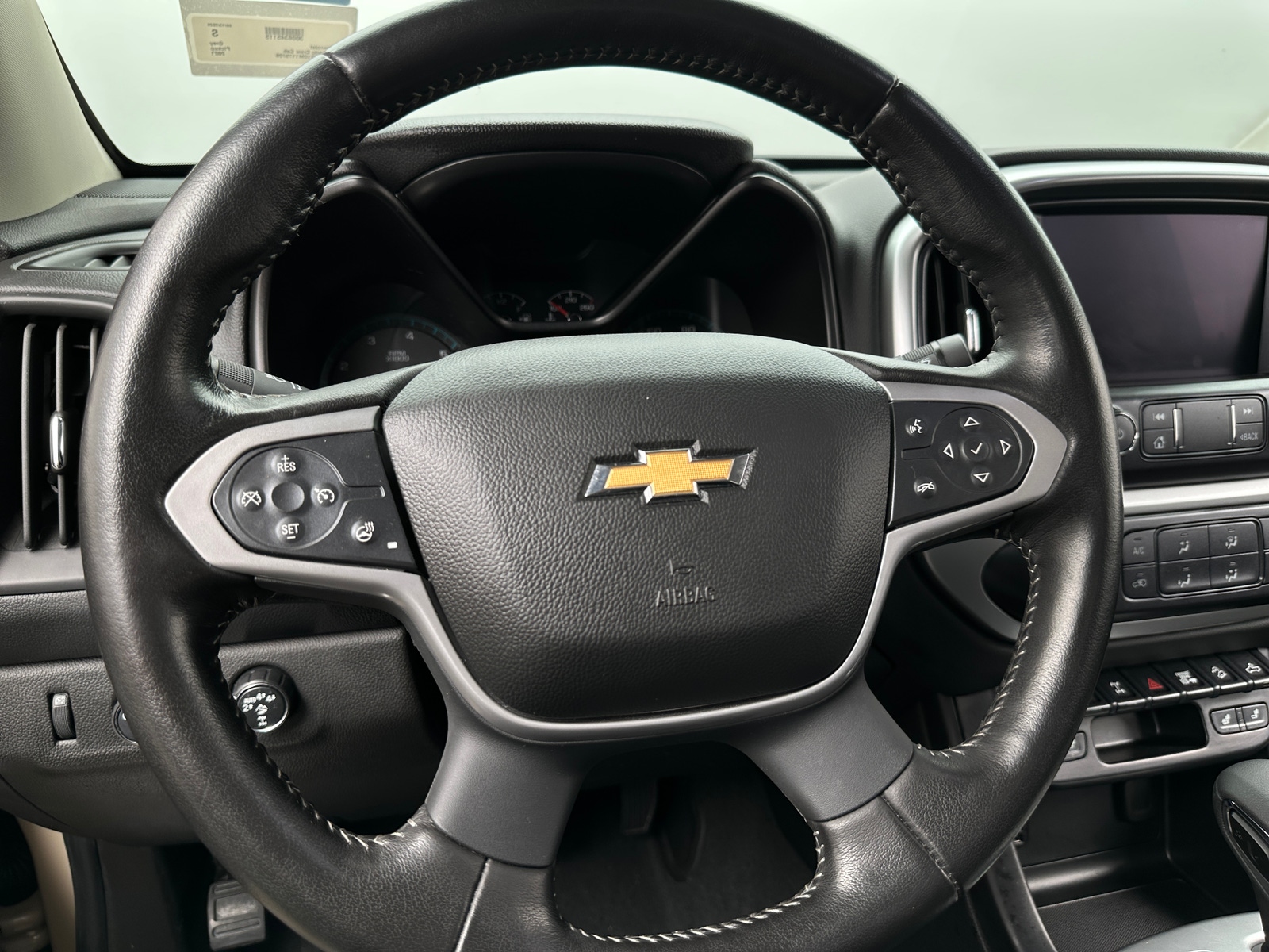 Thumbnail: 2021 Chevrolet Colorado - 4