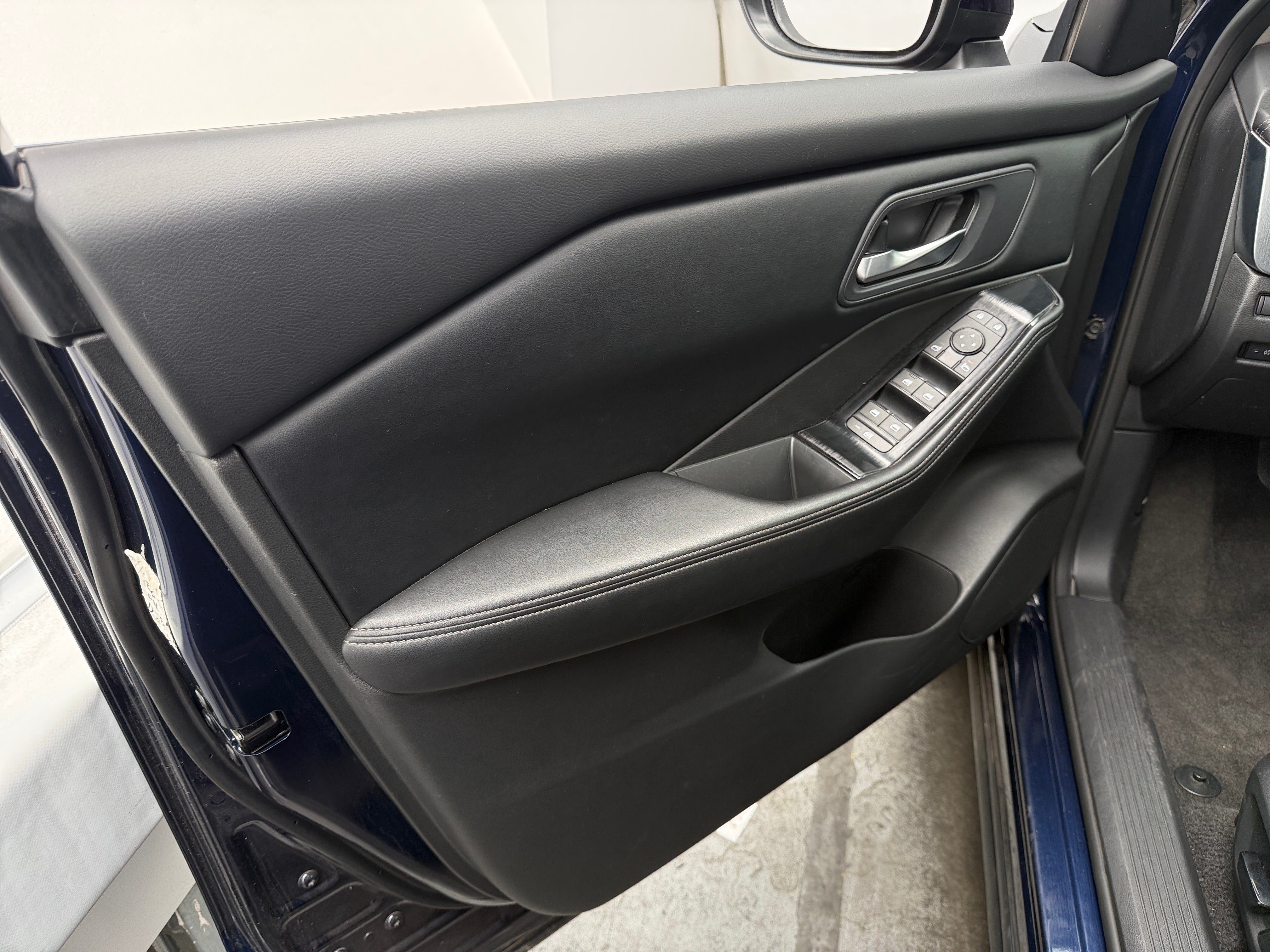 2024 Nissan Rogue SV - Photo 10