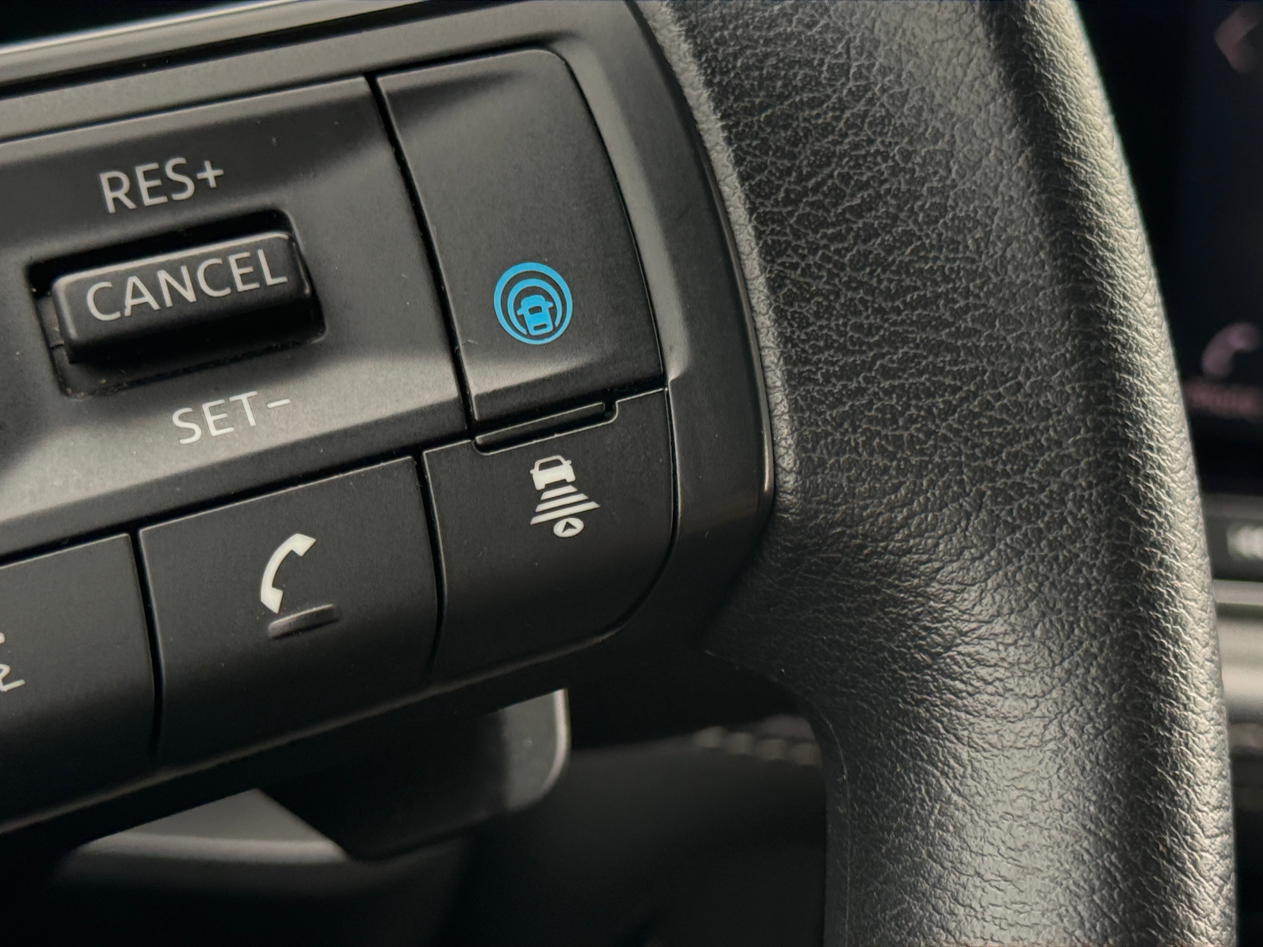 2024 Nissan Rogue SV - Photo 12