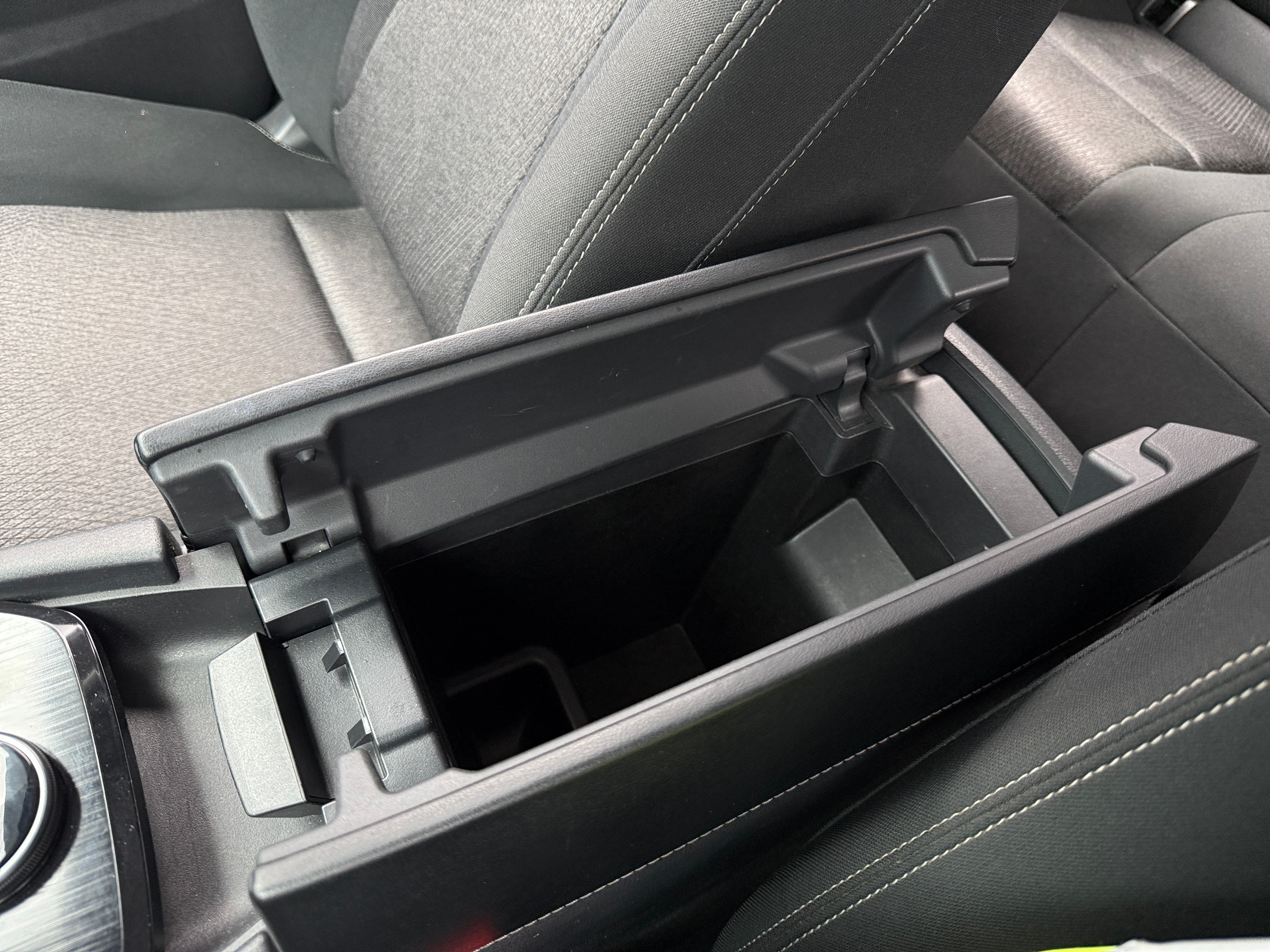 2024 Nissan Rogue SV - Photo 15